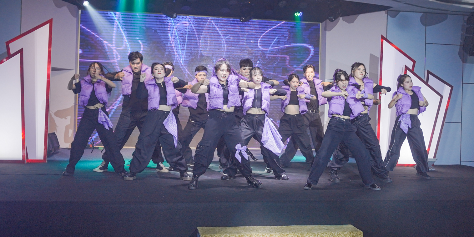 vlu-sinh-vien-rang-ham-mat-vui-het-minh-voi-rahama-talents-reunion-h.jpg