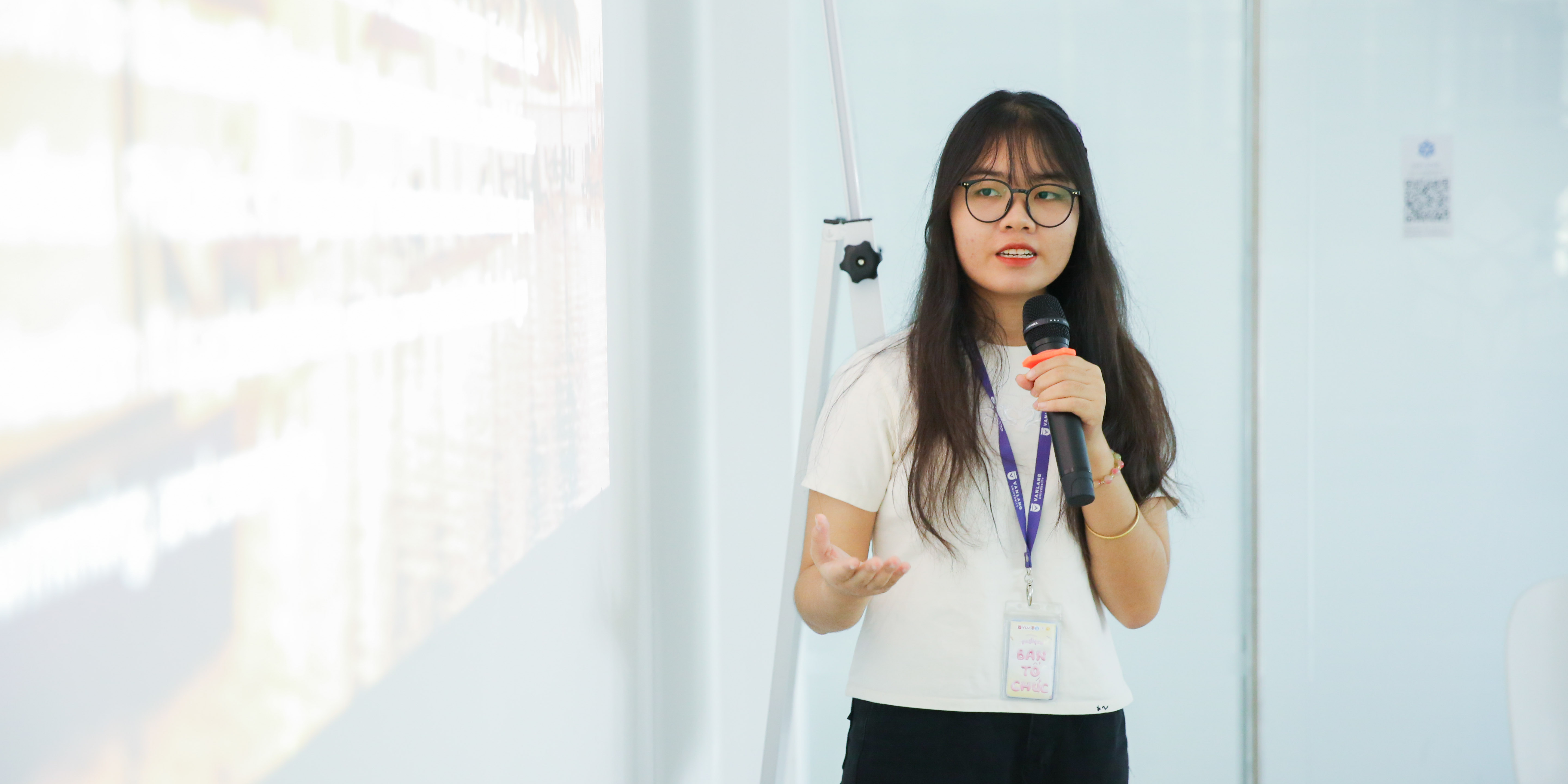 vlu-sinh-vien-va-dai-hoc-khoa-hoc-xa-hoi-singapore-cung-tim-hieu-ve-tri-tue-nhan-tao-ai-c.jpg