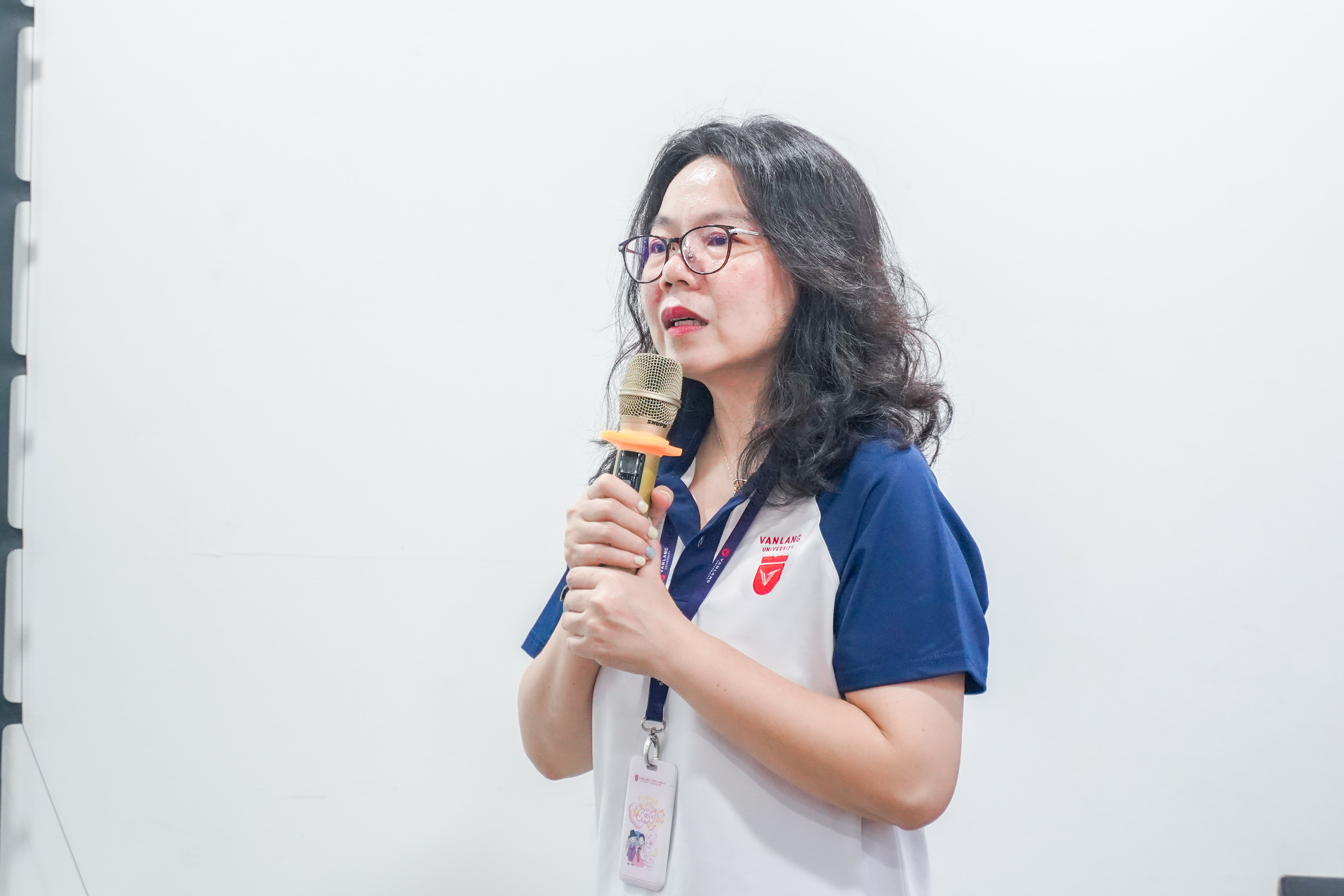 vlu-sinh-vien-van-lang-khoi-nghiep-sang-tao-tu-ban-sac-dia-phuong-den-thi-truong-toan-cau-b.jpg