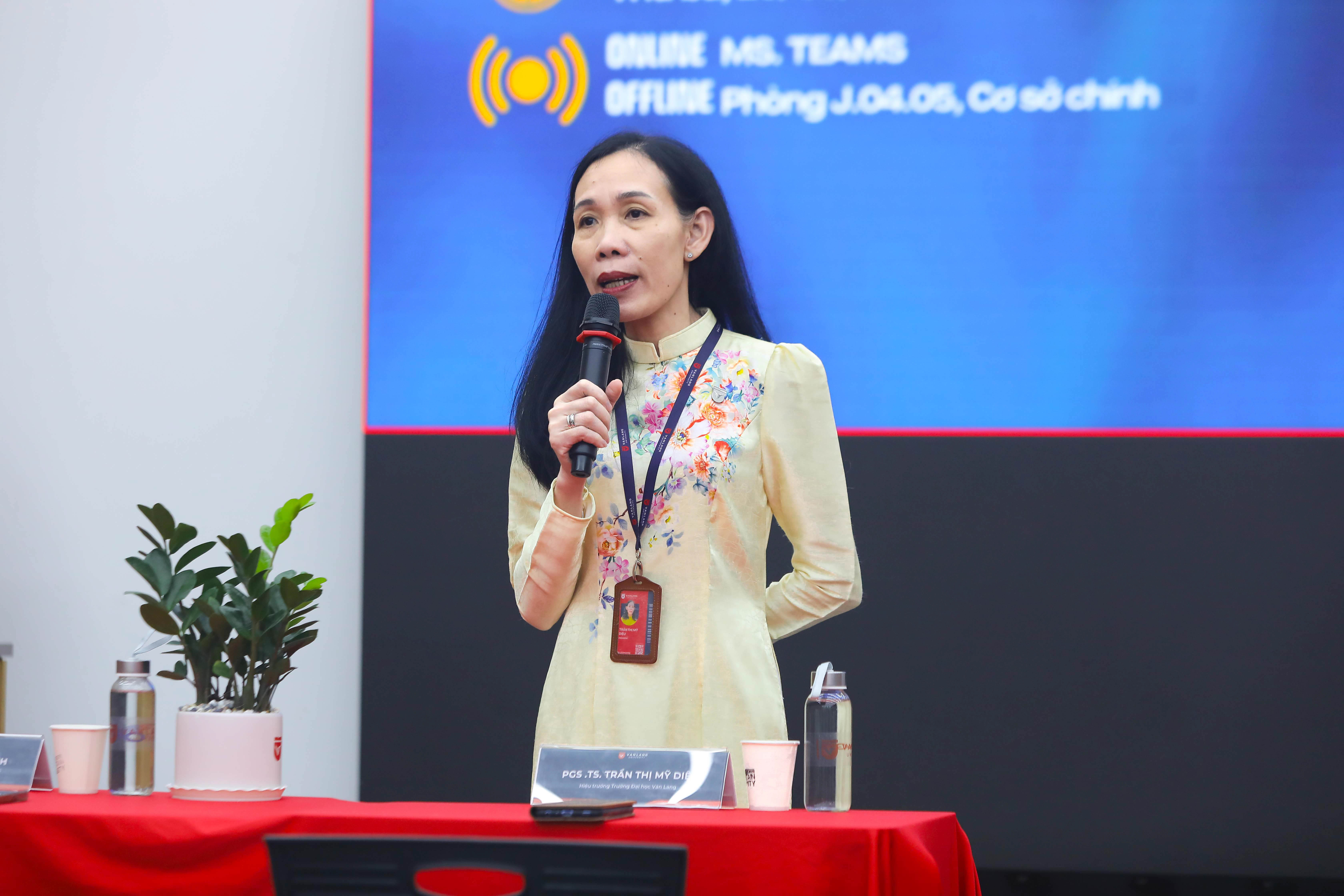 vlu-sinh-vien-van-lang-ren-luyen-ky-nang-viet-thuyet-minh-nghien-cuu,-nuoi-duong-y-tuong-khoi-nghiep-a.jpg