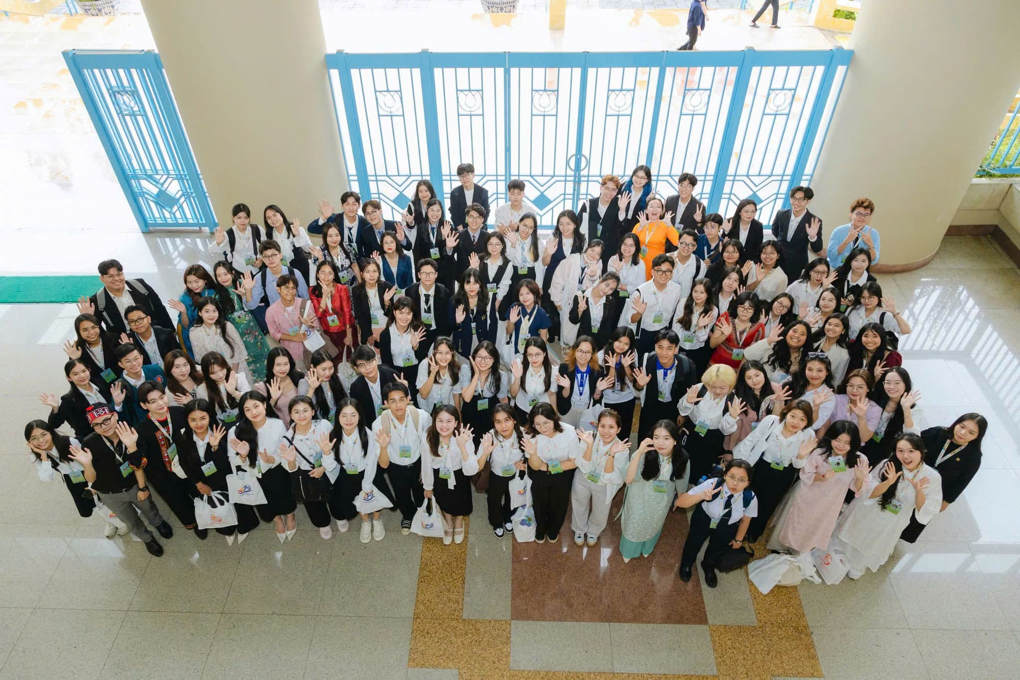 vlu-sinh-vien-van-lang-tham-du-dien-dan-khoa-hoc-sinh-vien-quoc-te-issf-2025-khang-dinh-nang-luc-nghien-cuu-va-tu-duy-toan-cau-b.jpg