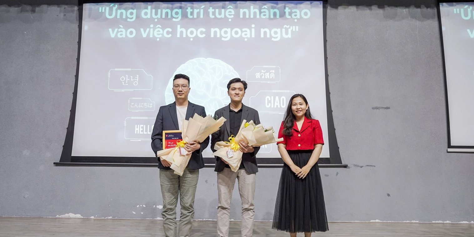 vlu-sinh-vien-van-lang-tim-hieu-phuong-phap-ung-dung-tri-tue-nhan-tao-vao-viec-hoc-ngoai-ngu-f.jpg