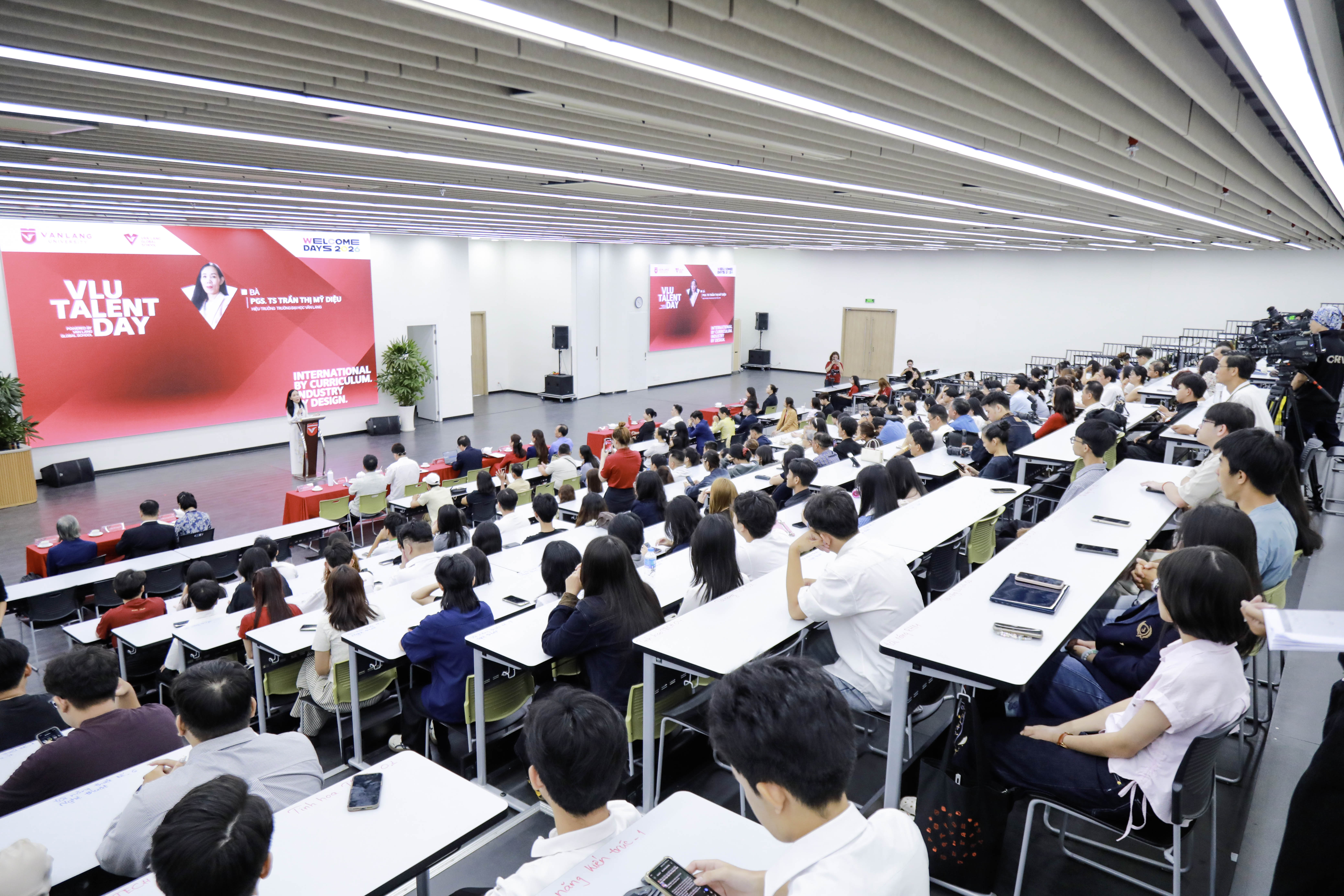 vlu-talent-days-2026-khi-ca-the-gioi-cung-chung-vach-xuat-phat-trong-ky-nguyen-tri-tue-nhan-tao-b.jpg