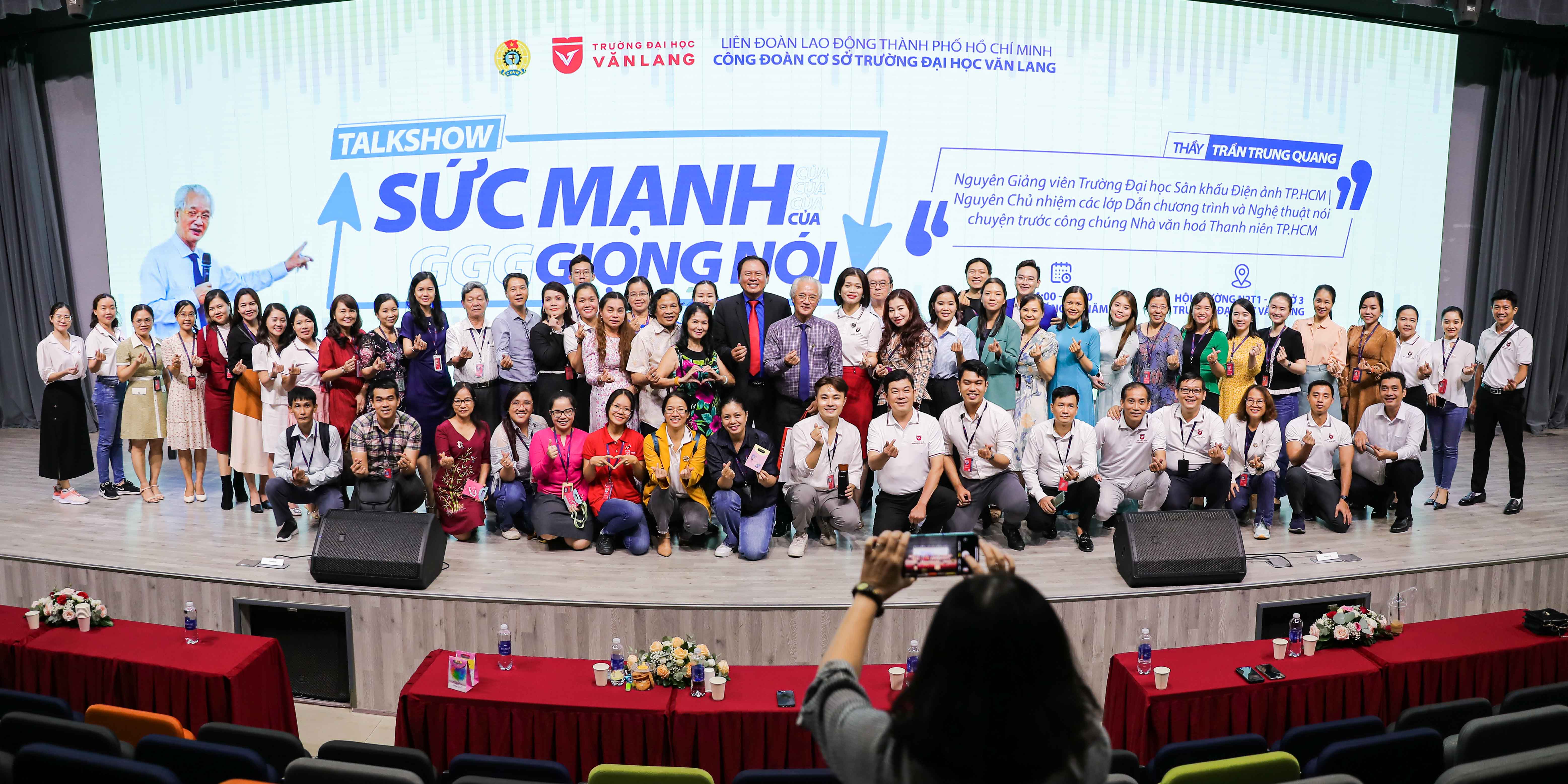vlu-talkshow-suc-manh-cua-giong-noi-them-qua-y-nghia-cho-phai-nu-i.jpg