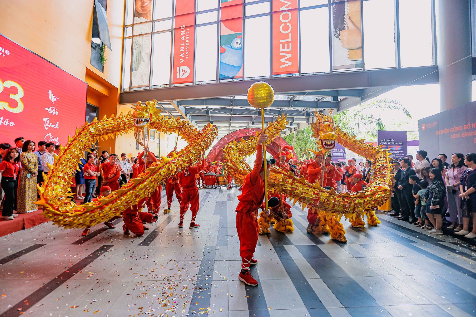 vlu-tan-nien-2023-f.jpg