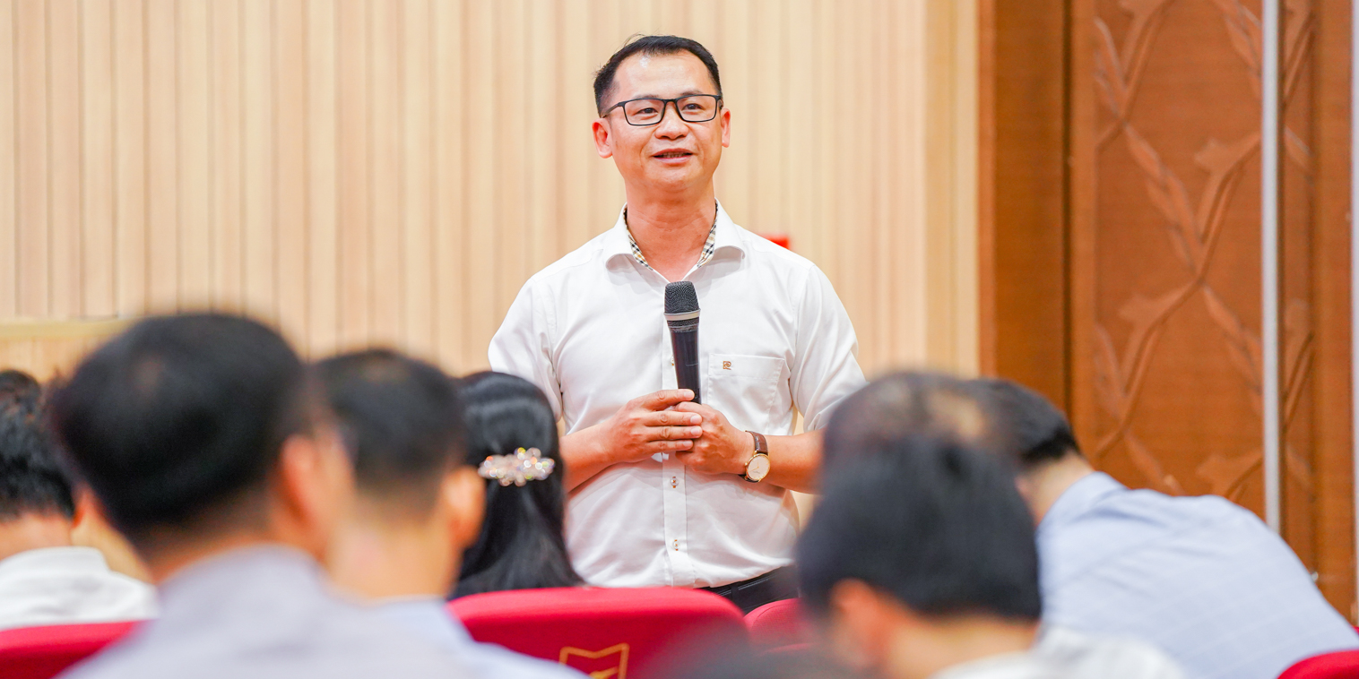 vlu-tap-huan-trien-khai-cong-tac-d.jpg