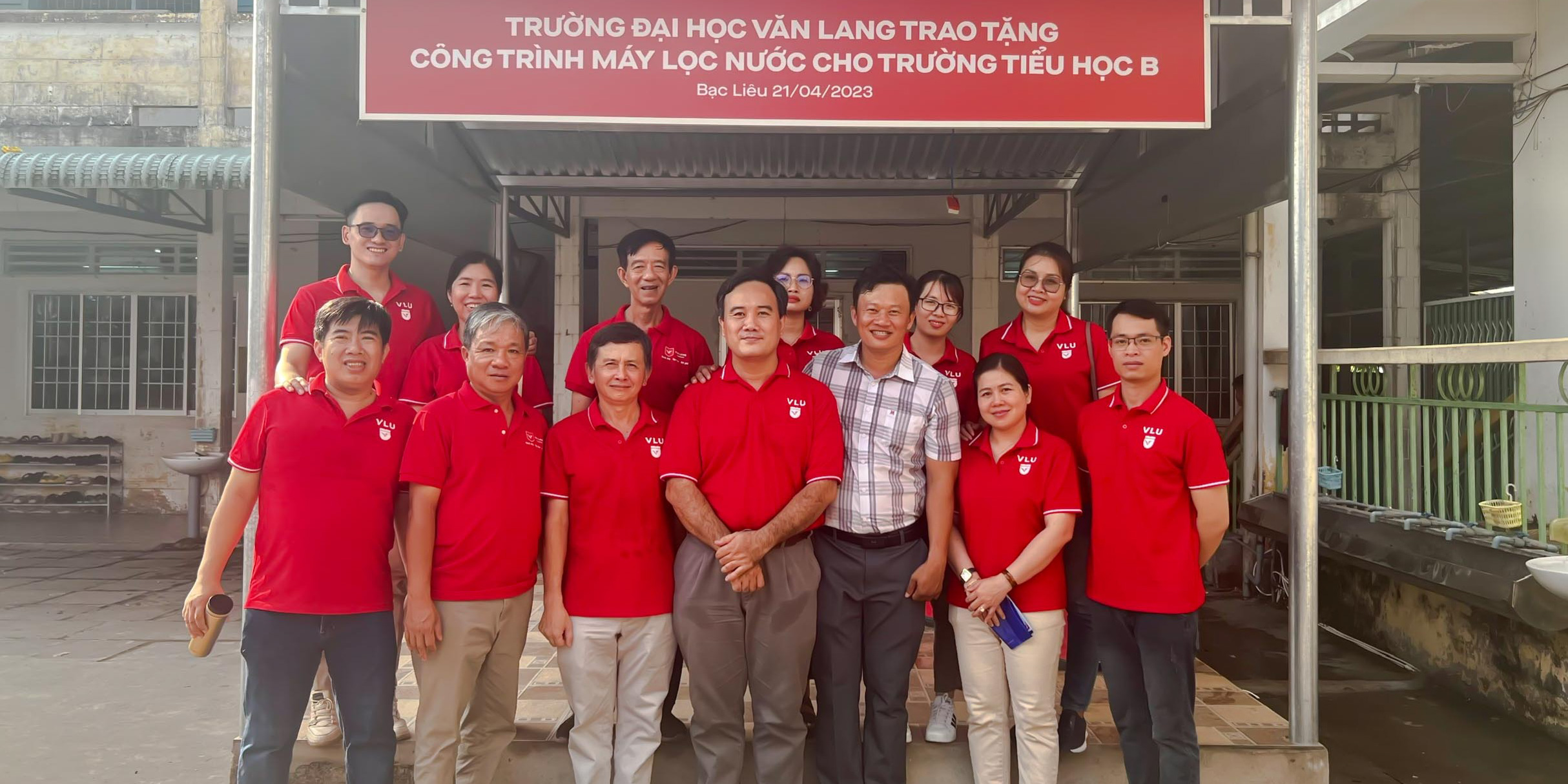 vlu-thay-co-khoa-xay-dung-tham-gia-chuoi-hoat-dong-cong-dong-tai-tinh-bac-lieu-va-ca-mau-a.jpg