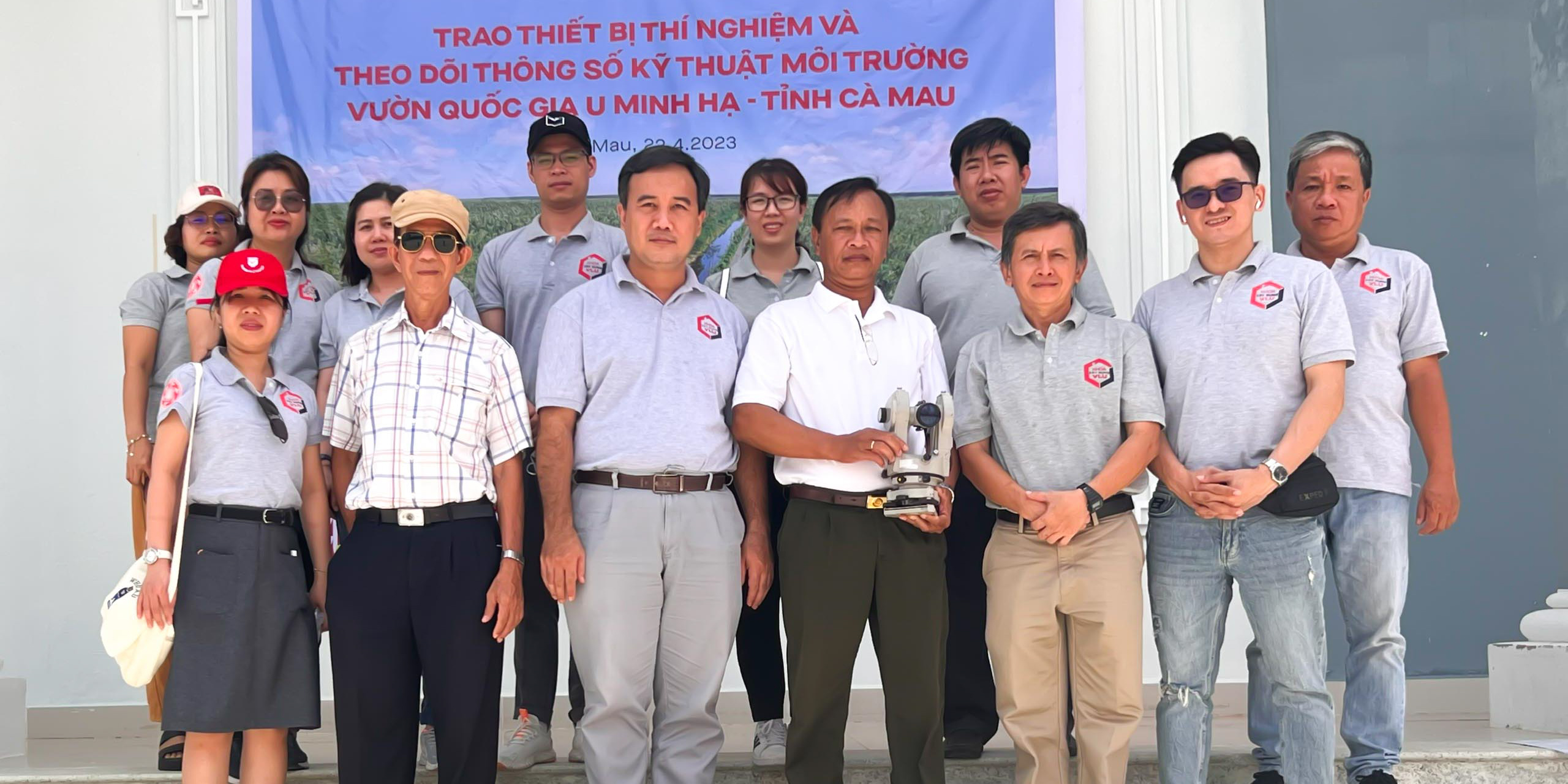 vlu-thay-co-khoa-xay-dung-tham-gia-chuoi-hoat-dong-cong-dong-tai-tinh-bac-lieu-va-ca-mau-f.jpg
