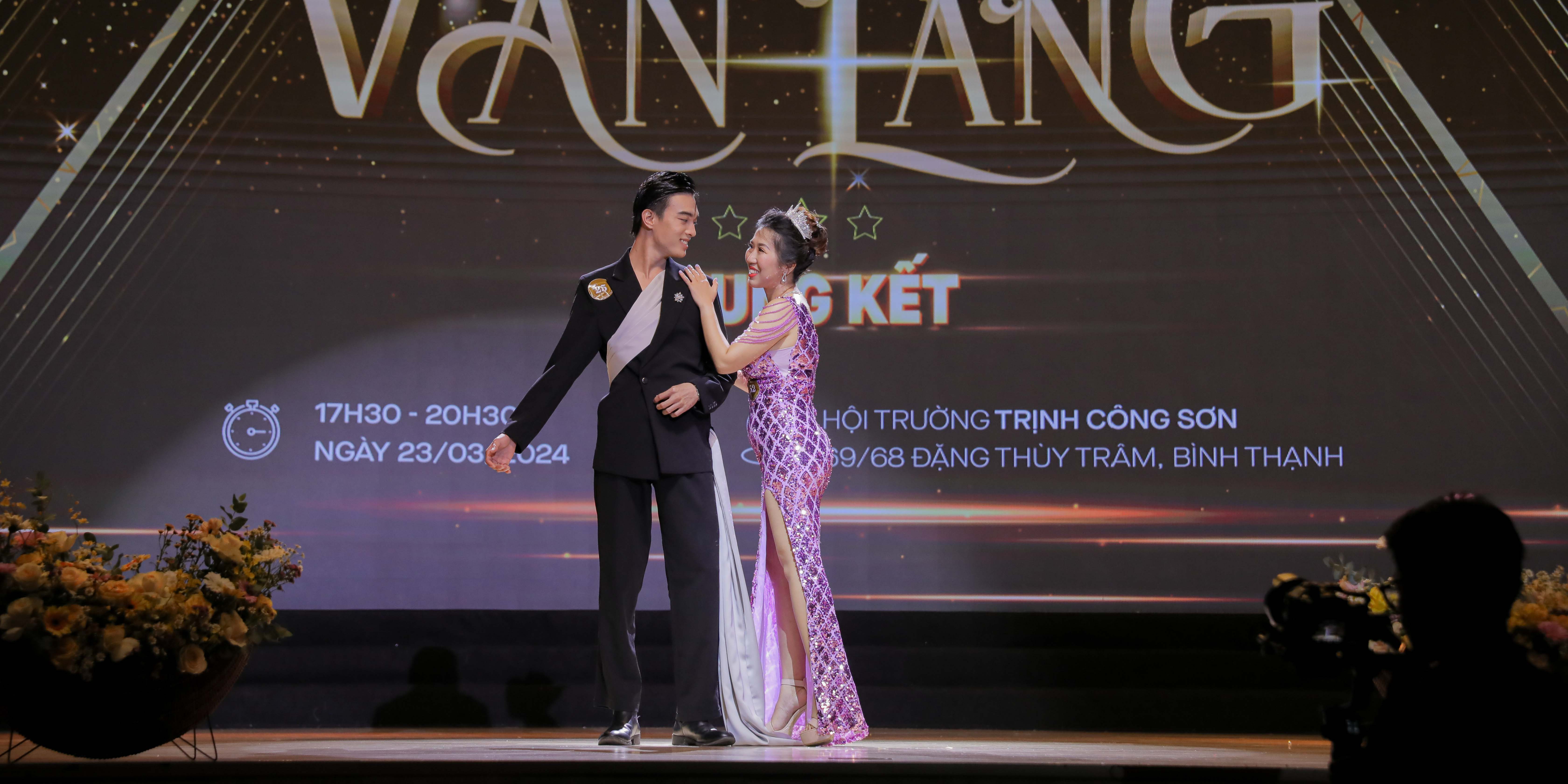 vlu-thay-co-toa-sang-tai-chung-ket-hoi-thi-thanh-lich-van-lang-2024-2.jpg