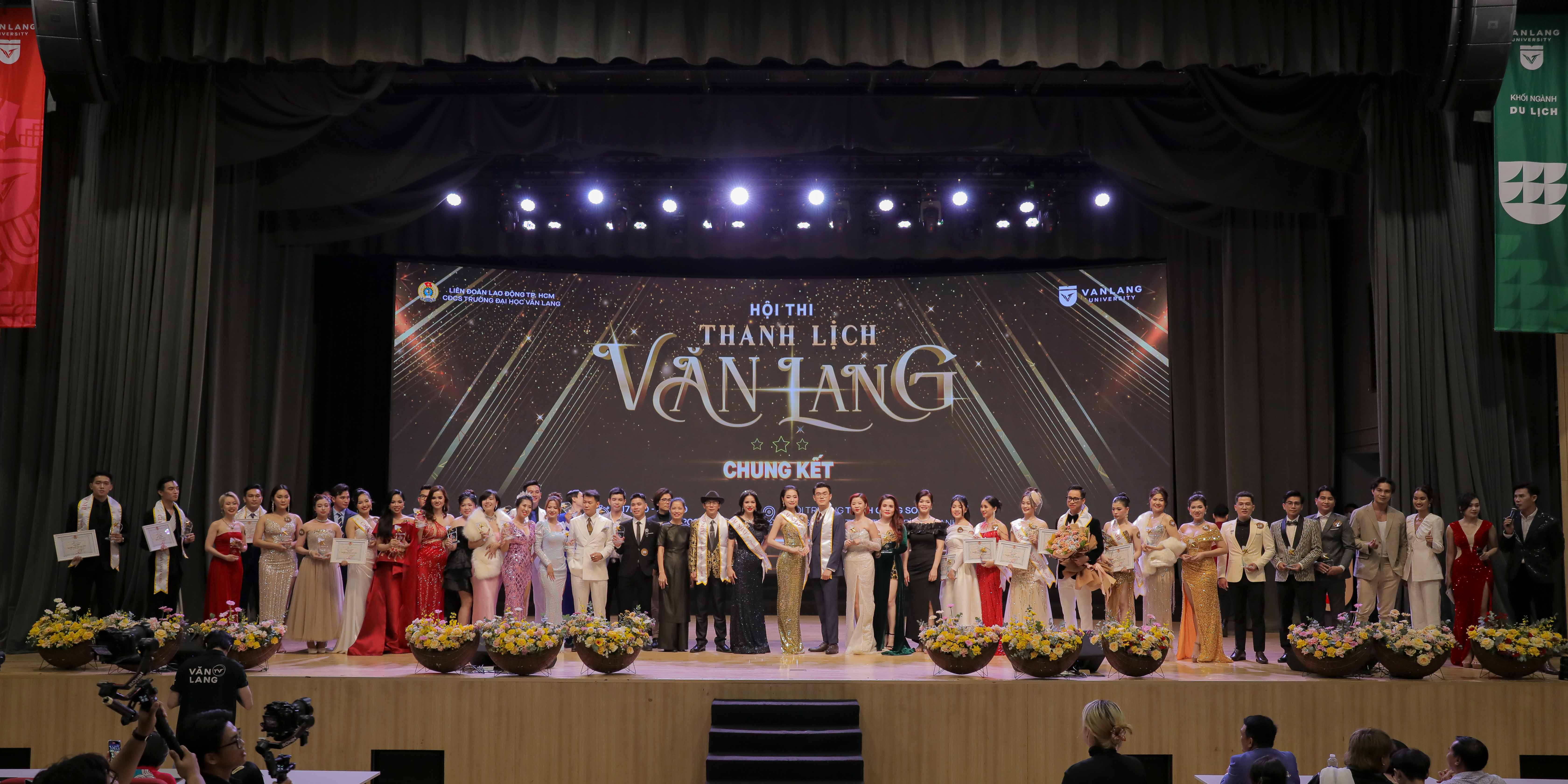 vlu-thay-co-toa-sang-tai-chung-ket-hoi-thi-thanh-lich-van-lang-2024-a.jpg