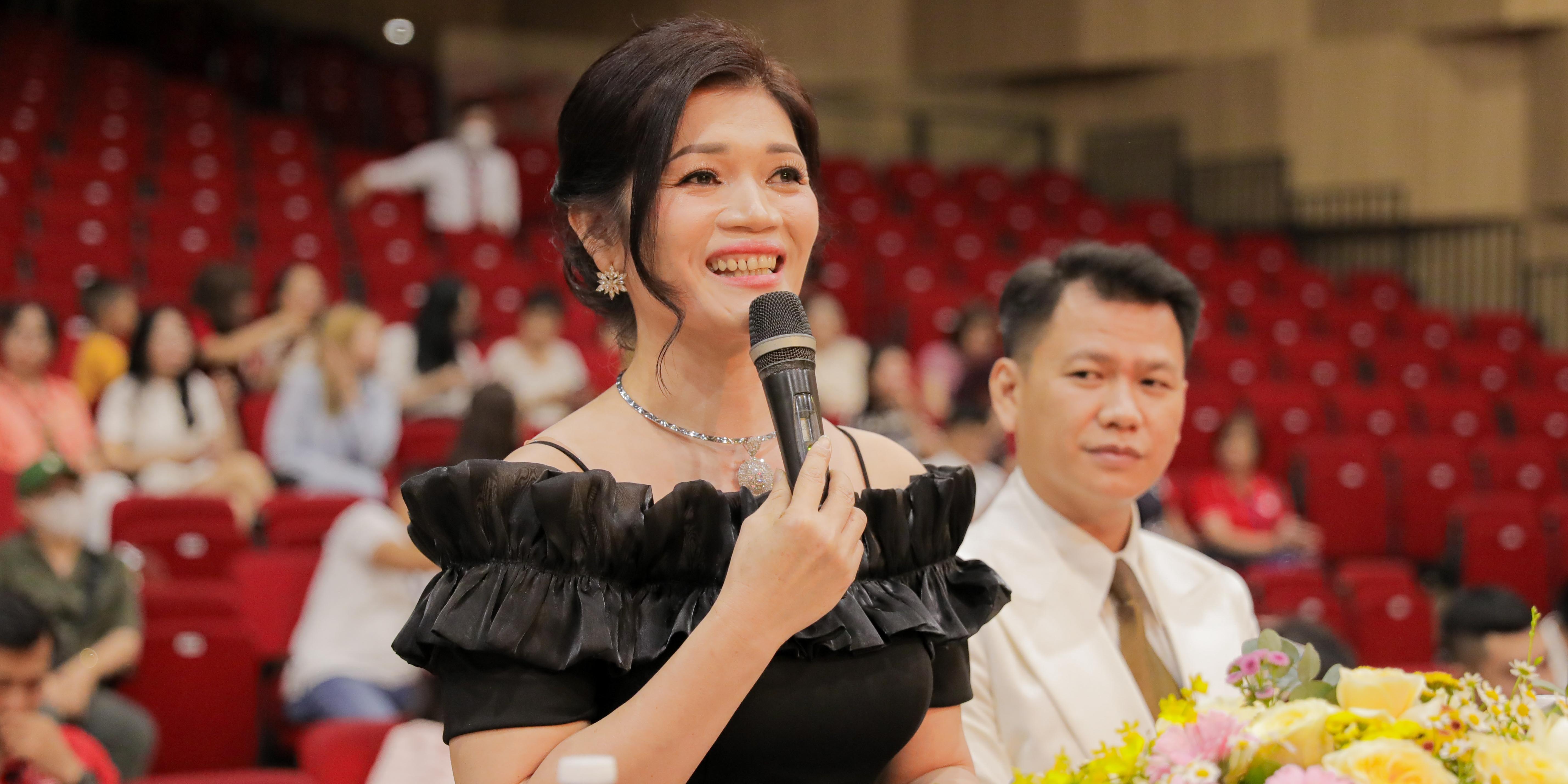 vlu-thay-co-toa-sang-tai-chung-ket-hoi-thi-thanh-lich-van-lang-2024-c.jpg
