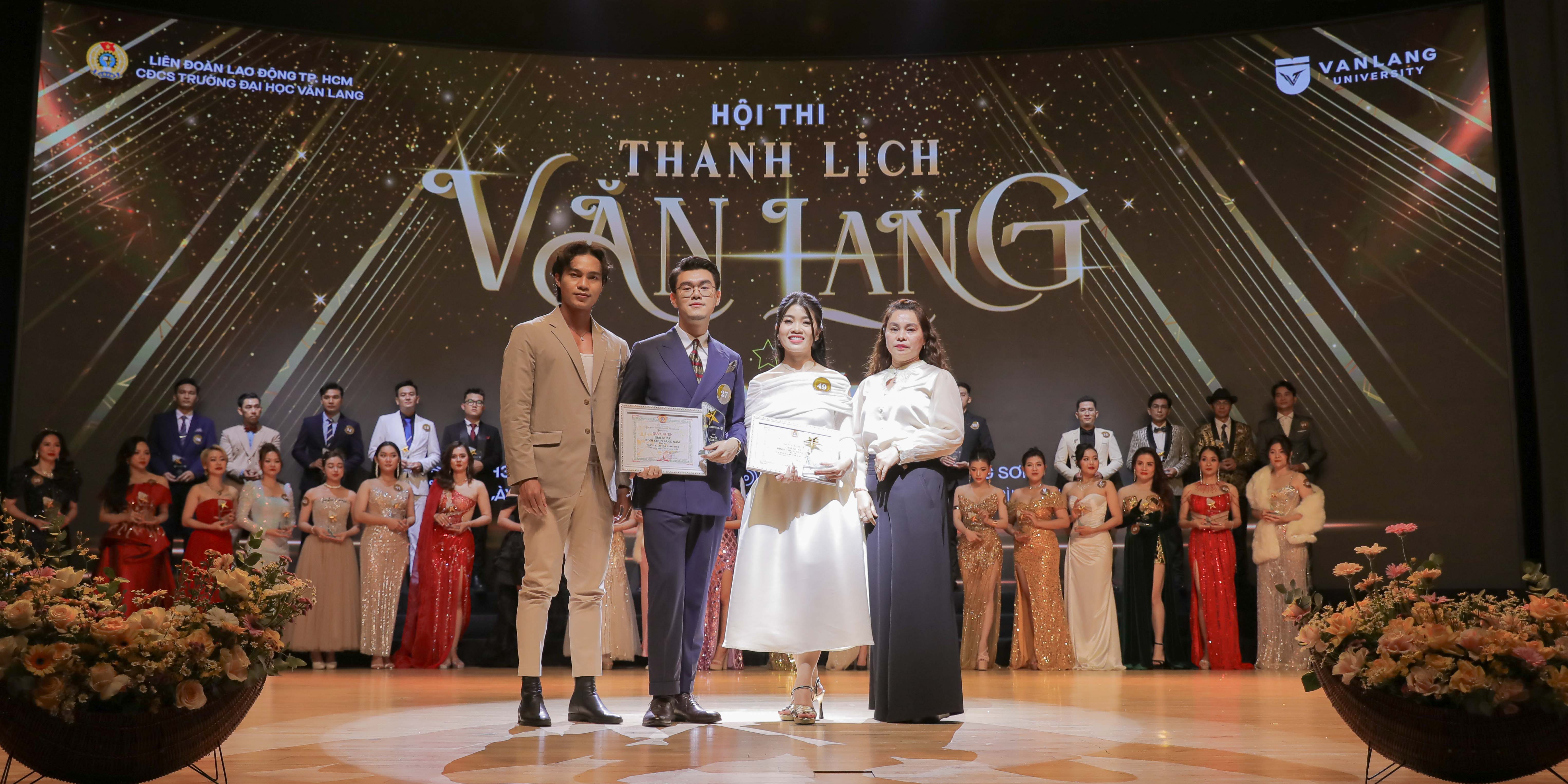 vlu-thay-co-toa-sang-tai-chung-ket-hoi-thi-thanh-lich-van-lang-2024-n.jpg