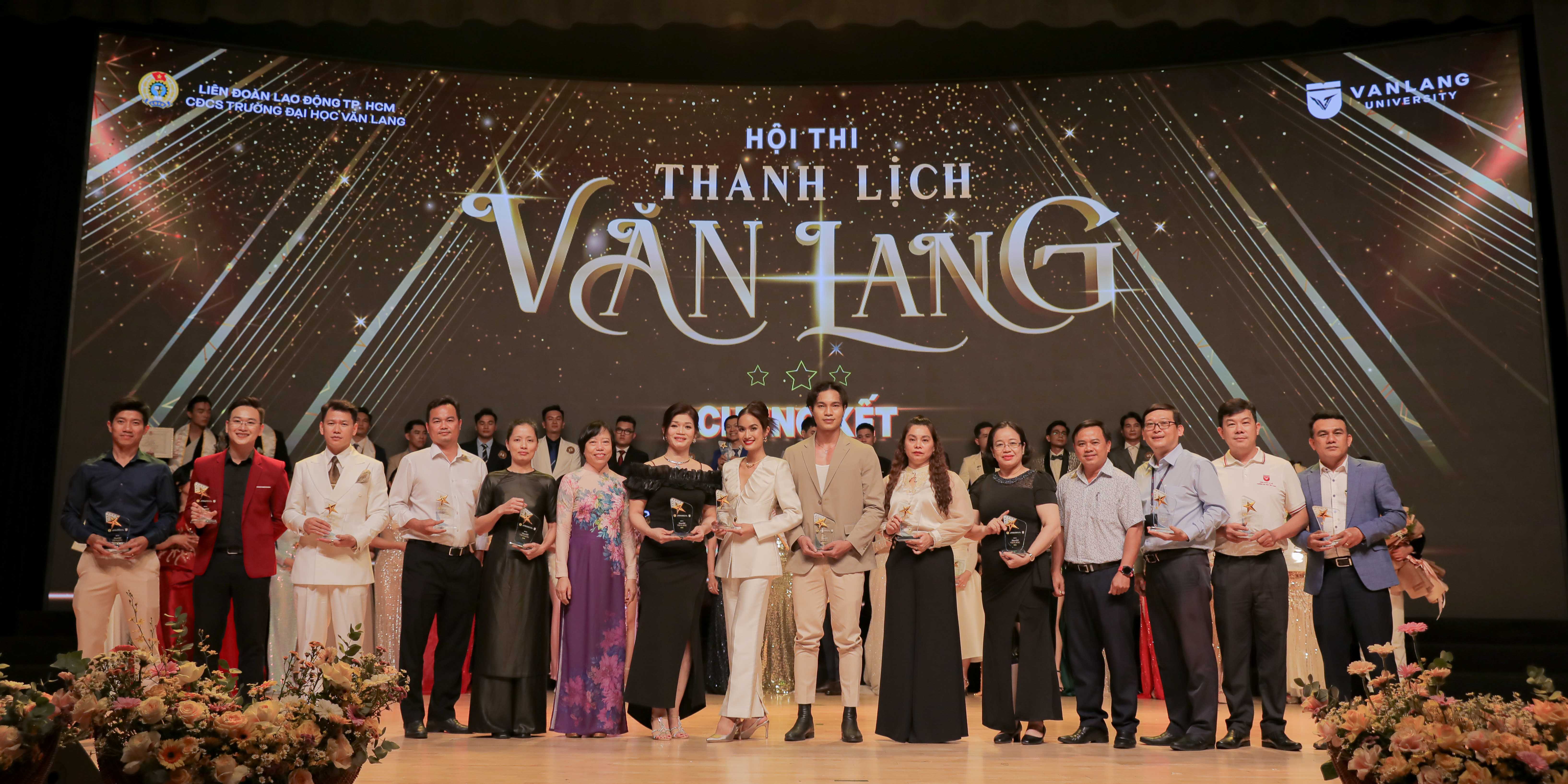 vlu-thay-co-toa-sang-tai-chung-ket-hoi-thi-thanh-lich-van-lang-2024-p.jpg