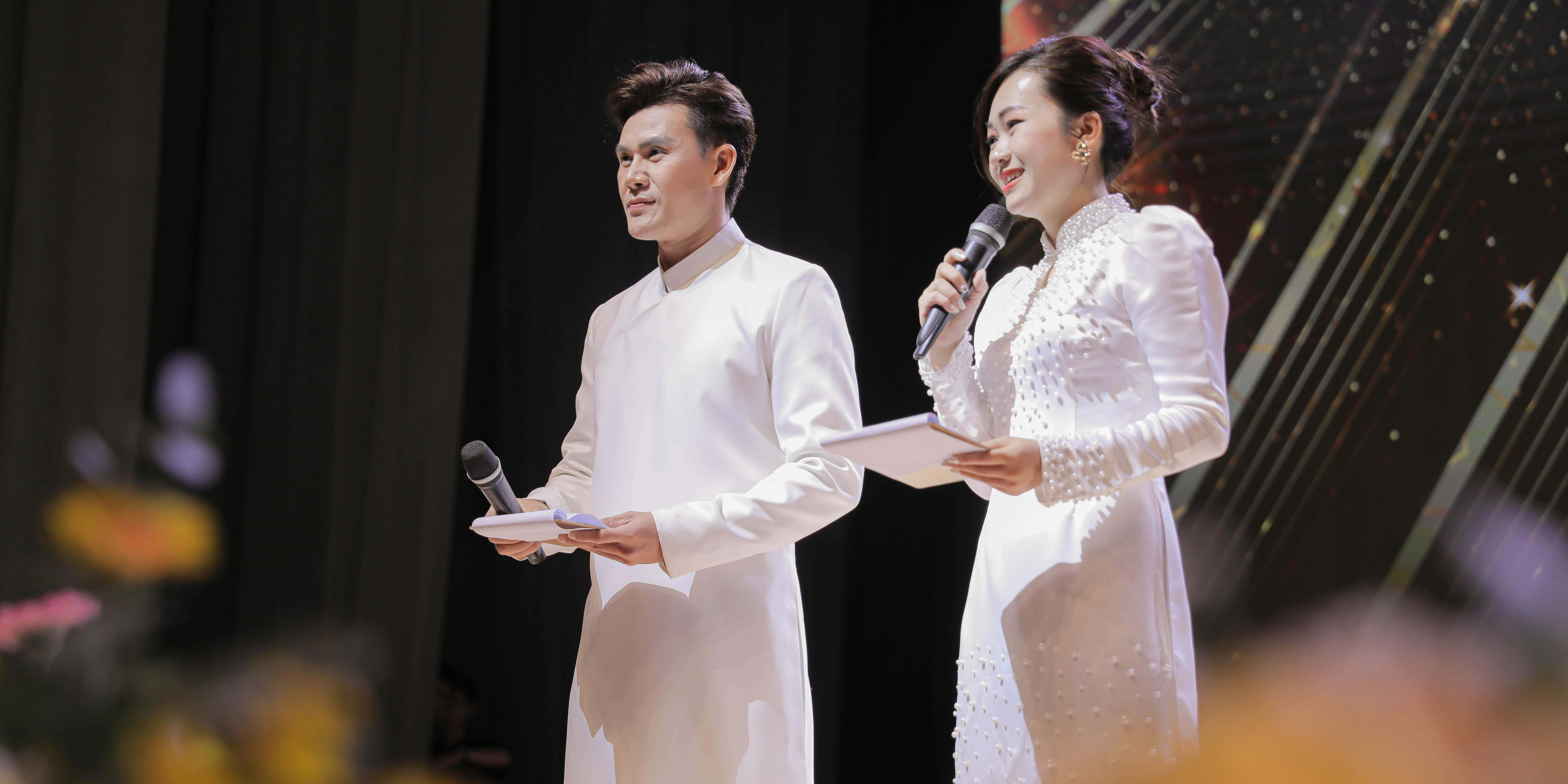 vlu-thay-co-toa-sang-tai-chung-ket-hoi-thi-thanh-lich-van-lang-2024-u.jpg