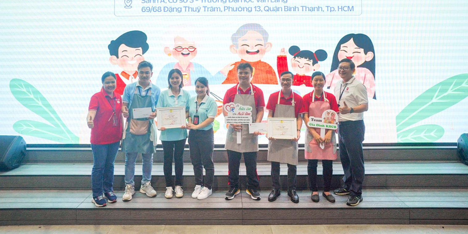 vlu-thay-co-van-lang-sum-vay-ben-bep-lua-tai-hoi-thi-nau-an-nhan-dip-ngay-hoi-gia-dinh-van-lang-2023-l.jpg