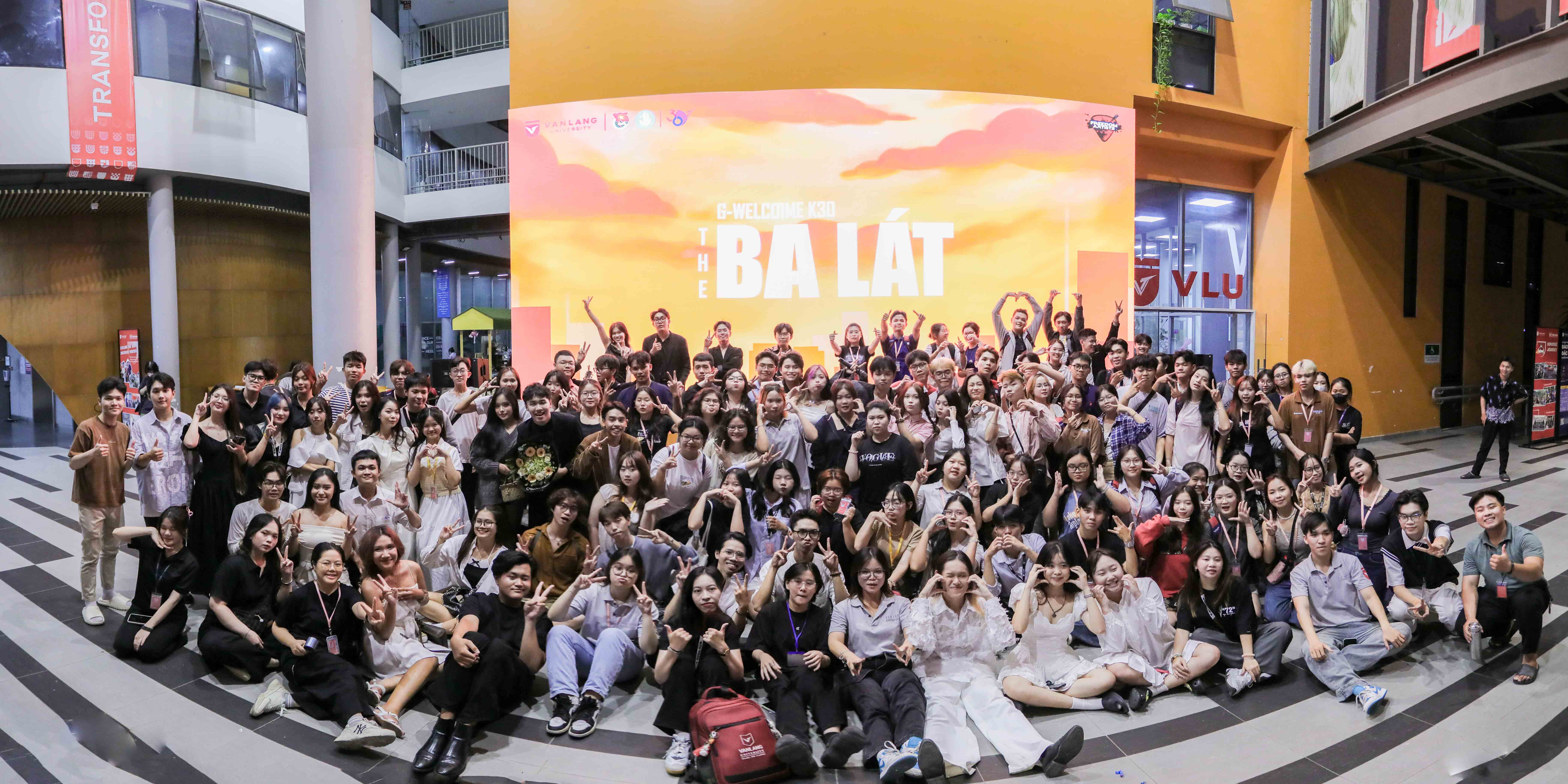 vlu-the-ba-lat-show-mon-qua-chao-k30-cop-mac-vlu-guitar-club-e.jpg