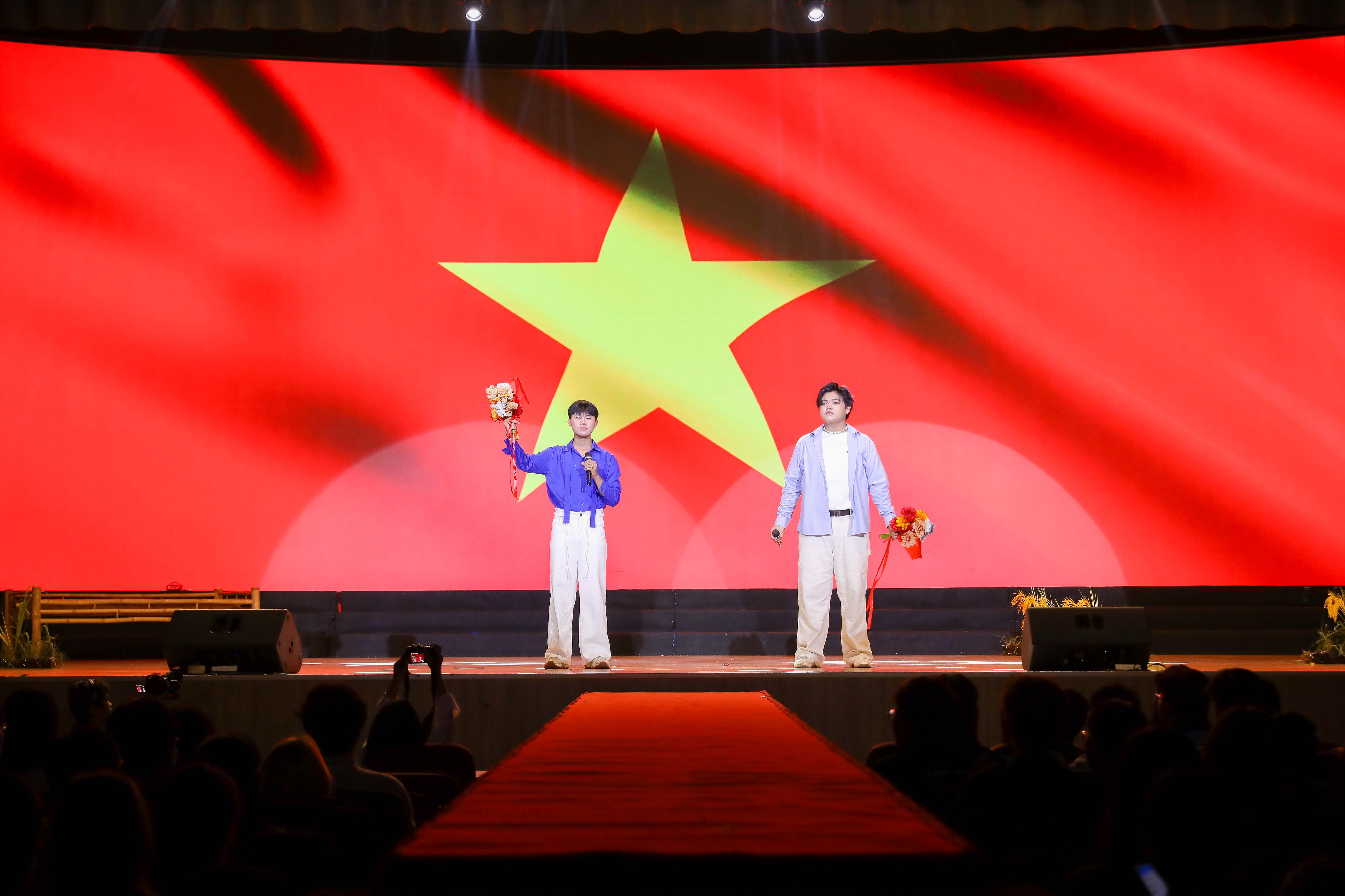 vlu-thien-dieu-2025-vang-son-hanh-trinh-5-nam-ruc-ro-va-day-tu-hao-s.jpg