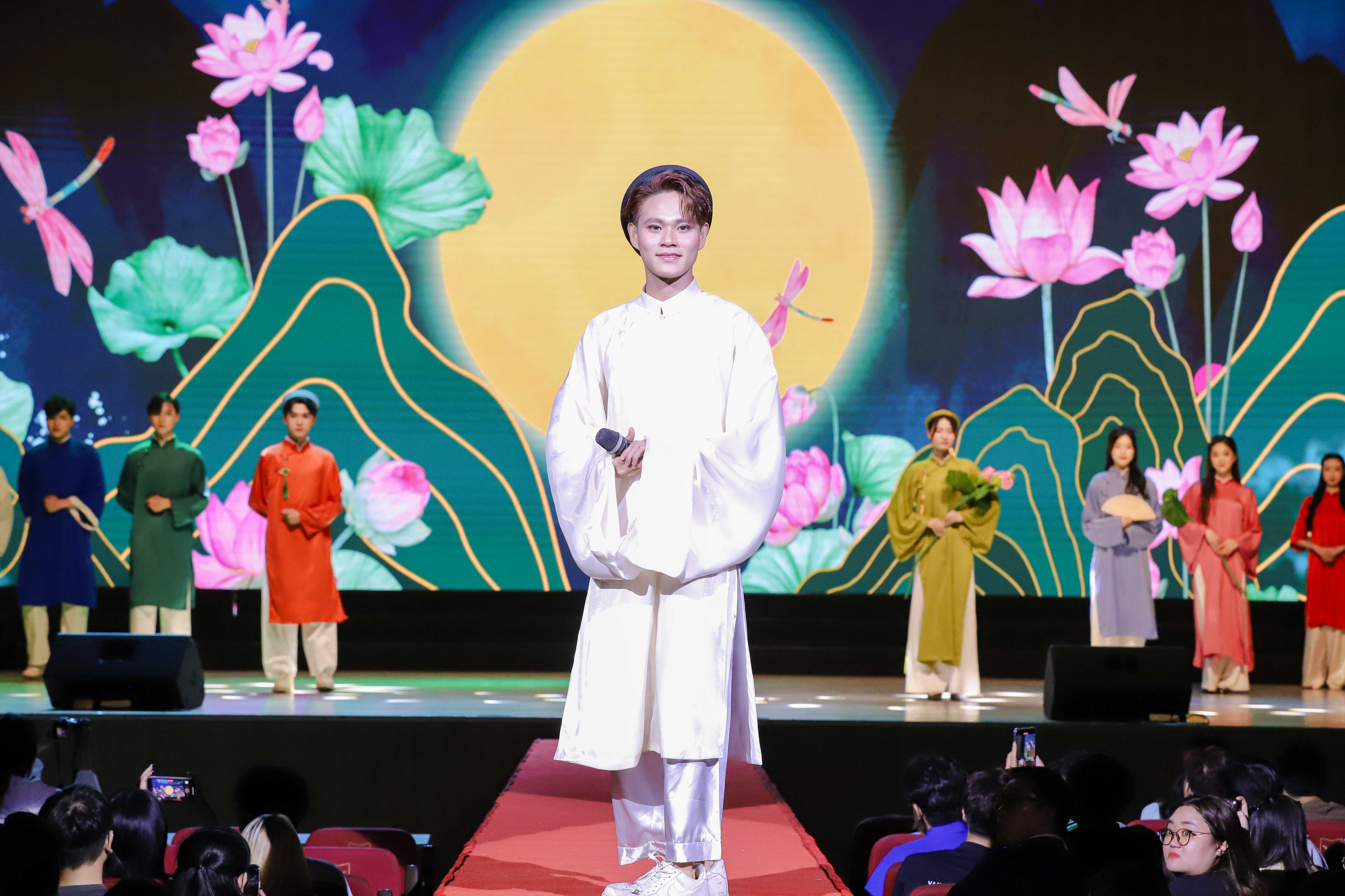 vlu-thien-dieu-2025-vang-son-hanh-trinh-5-nam-ruc-ro-va-day-tu-hao-v.jpg