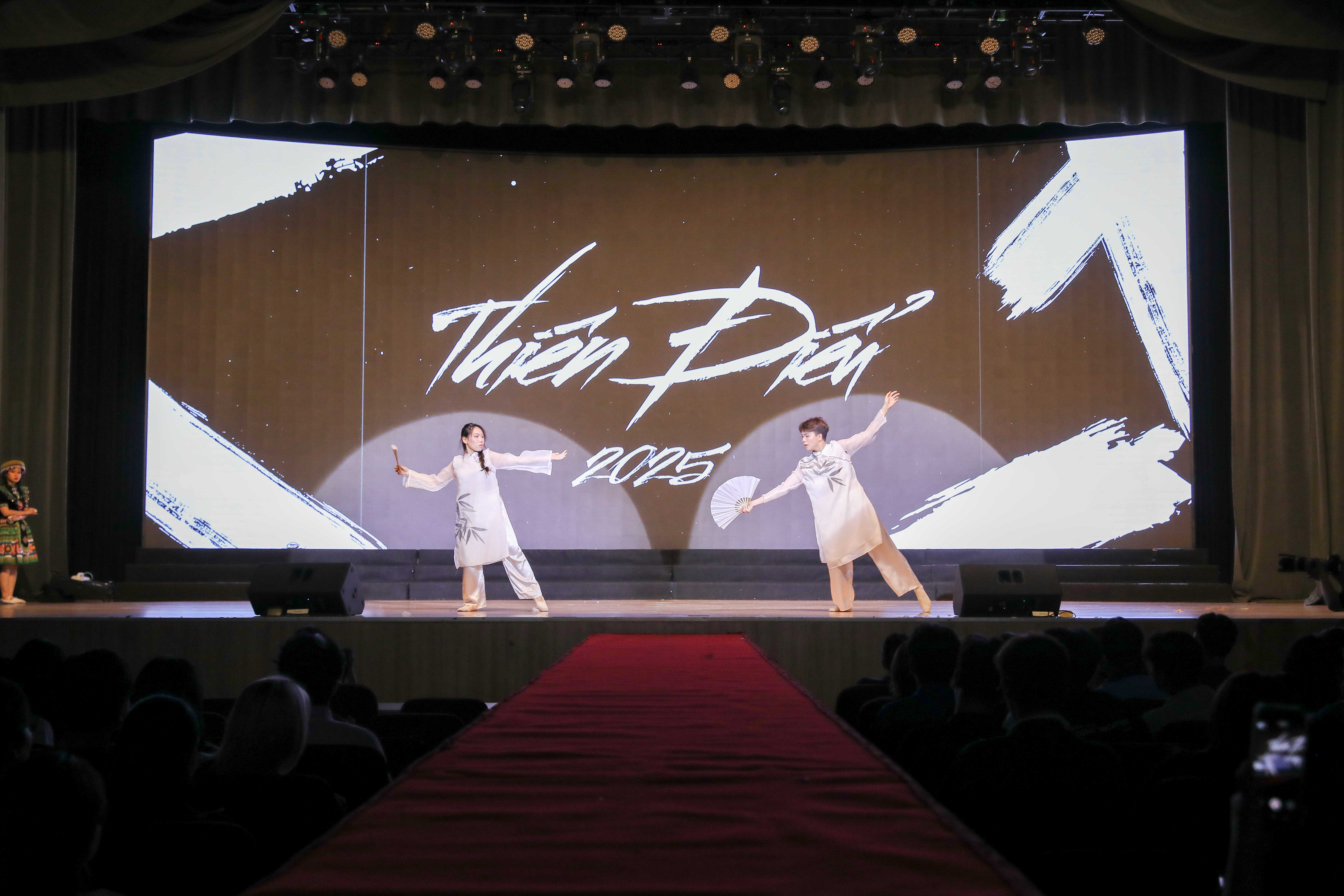vlu-thien-dieu-2025-vang-son-hanh-trinh-5-nam-ruc-ro-va-day-tu-hao-z.jpg