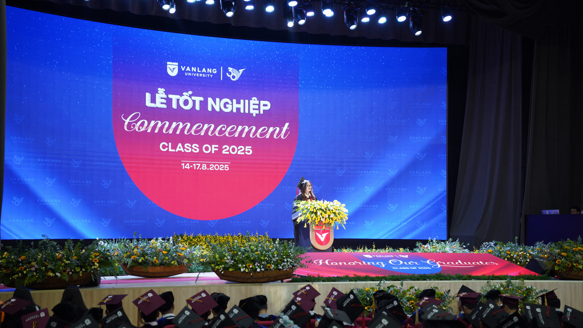 vlu-thu-khoa-tot-nghiep-khoa-27-nganh-cong-nghe-ky-thuat-moi-truong-dam-nghi-lon-de-tao-gia-tri-ben-vung-a.jpg