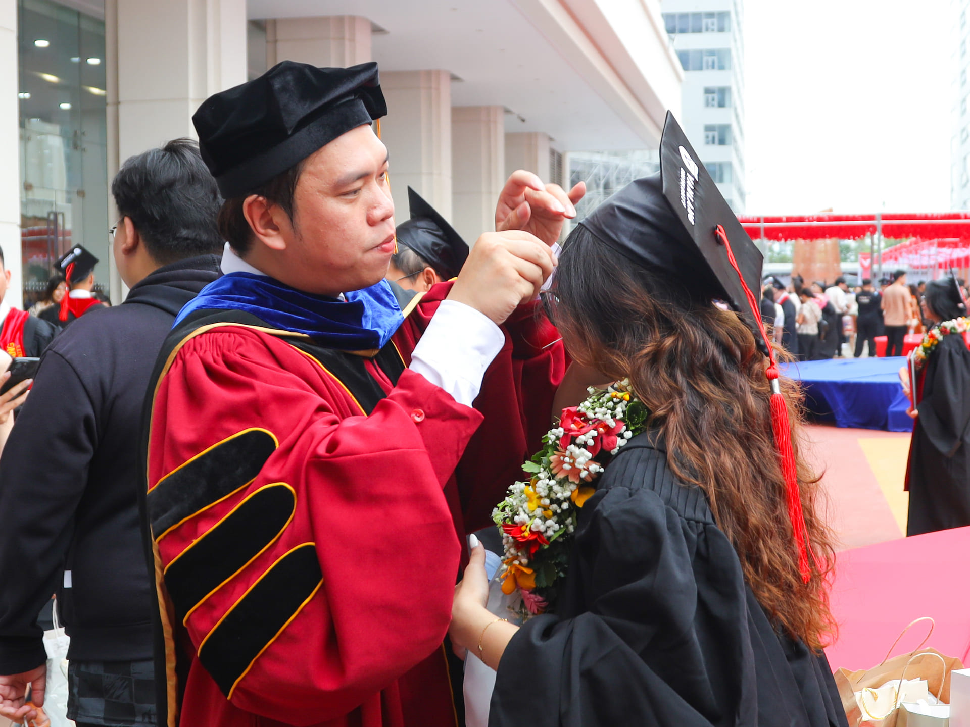 vlu-thu-khoa-tot-nghiep-khoa-27-nganh-cong-nghe-ky-thuat-moi-truong-dam-nghi-lon-de-tao-gia-tri-ben-vung-f.jpg
