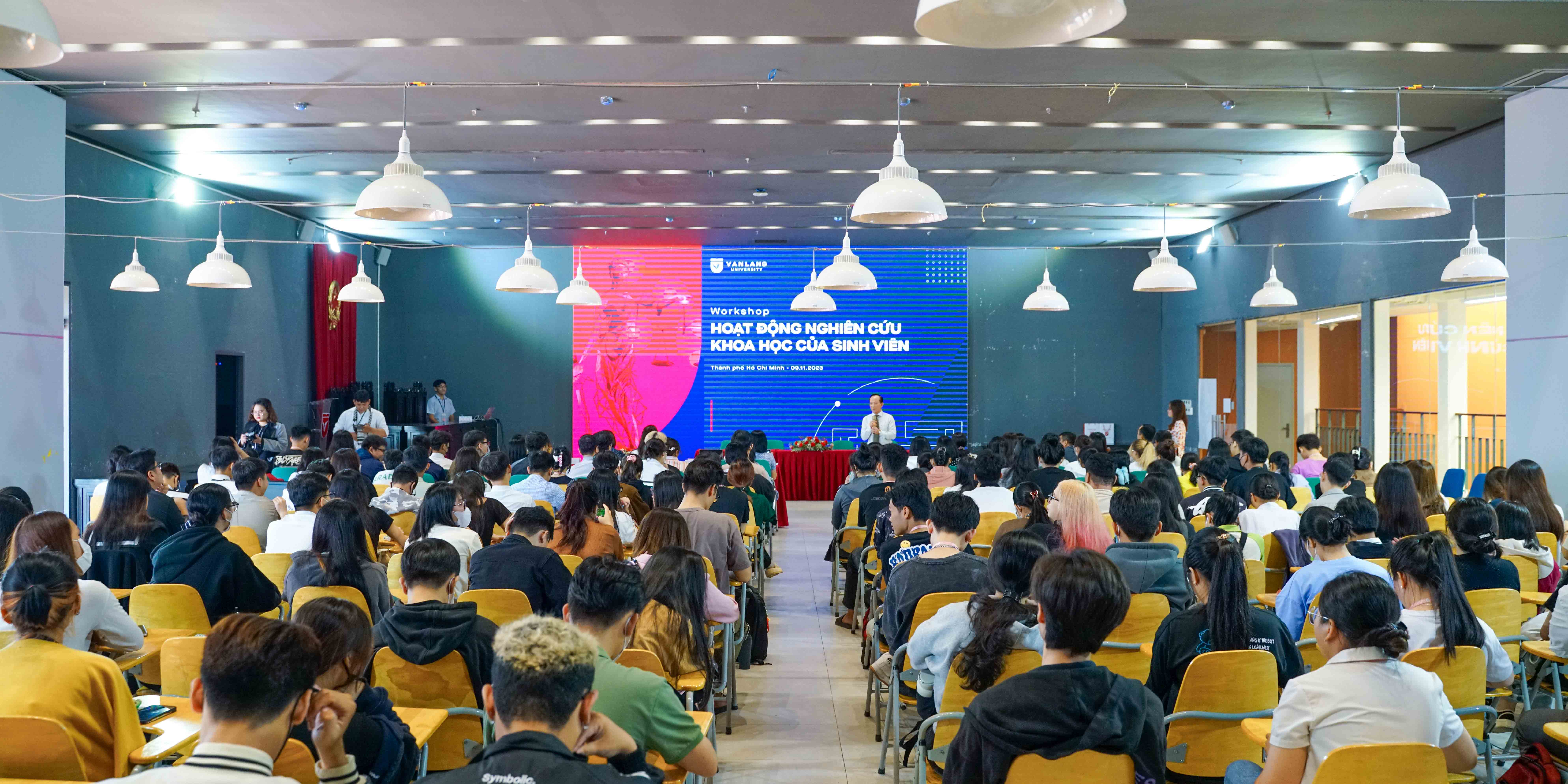 vlu-thuc-day-hoat-dong-nghien-cuu-khoa-hoc-trong-cong-dong-sinh-vien-khoa-luat-a.jpg