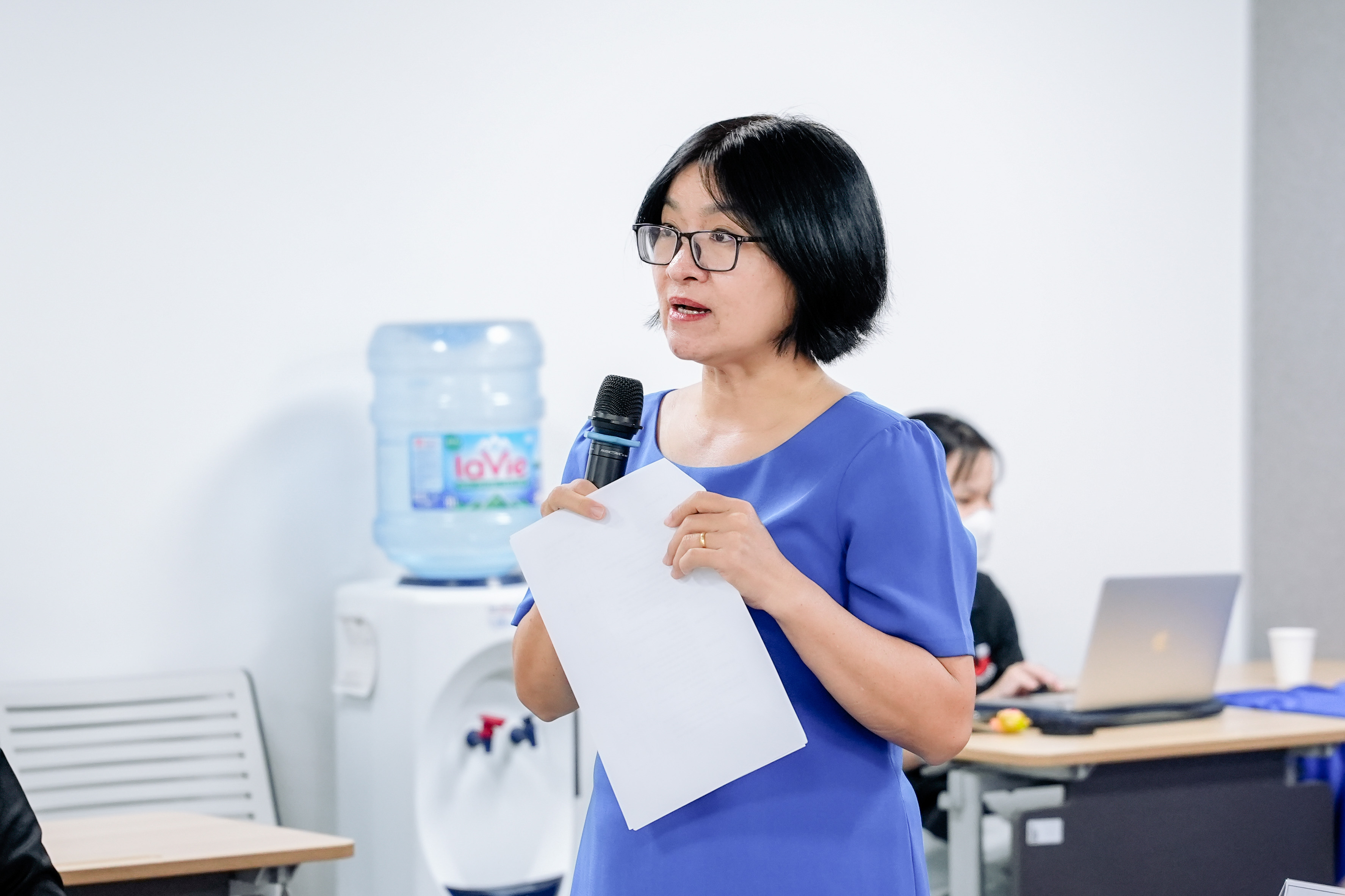 vlu-to-chuc-toa-dam-dong-gop-hoan-thien-chuong-trinh-dao-tao-thac-si-luat-kinh-te-b.jpg