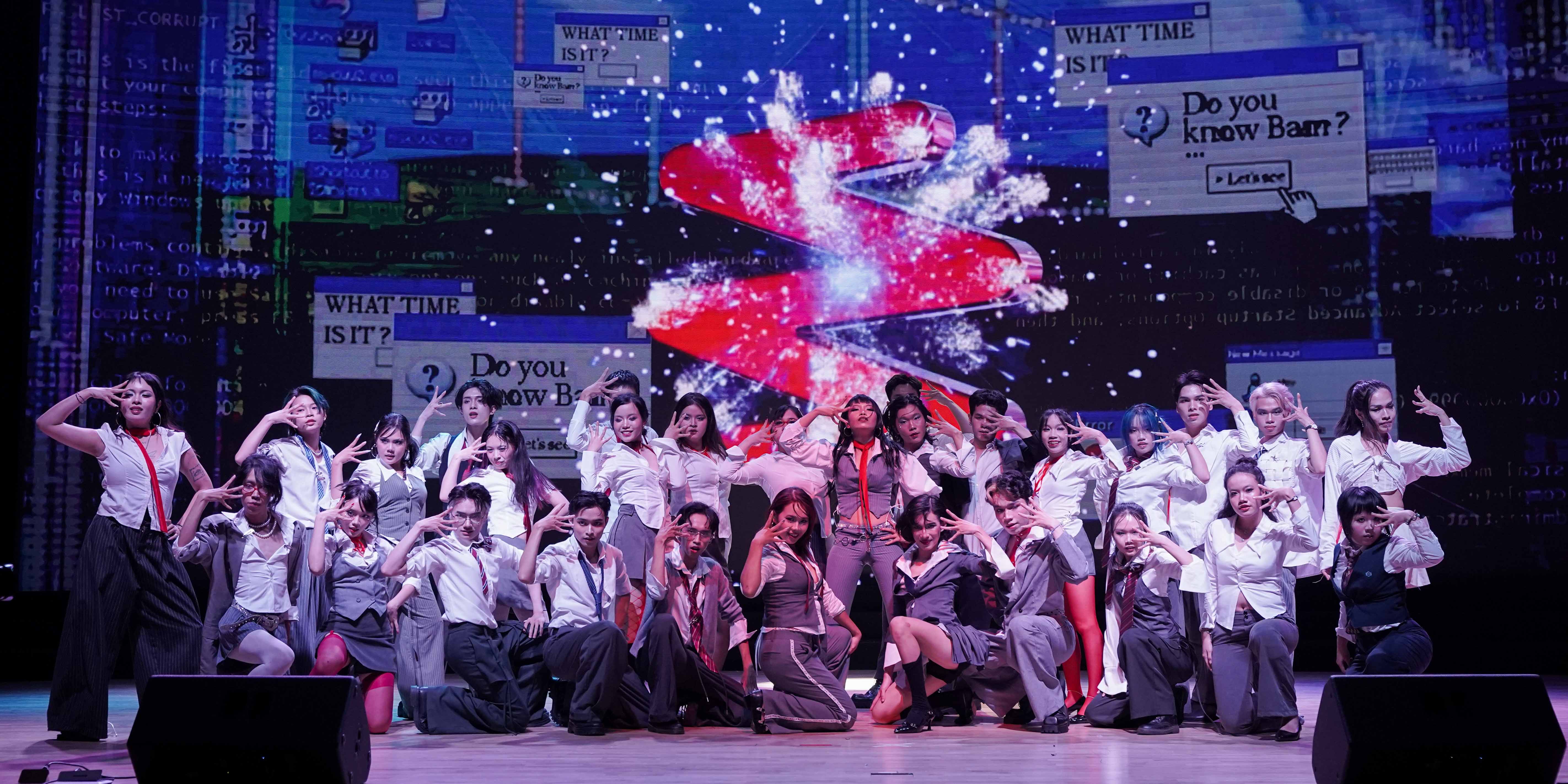 vlu-to-te-ti-bua-tiec-am-nhac-chao-don-k30-khoa-my-thuat-va-thiet-ke-a.jpg