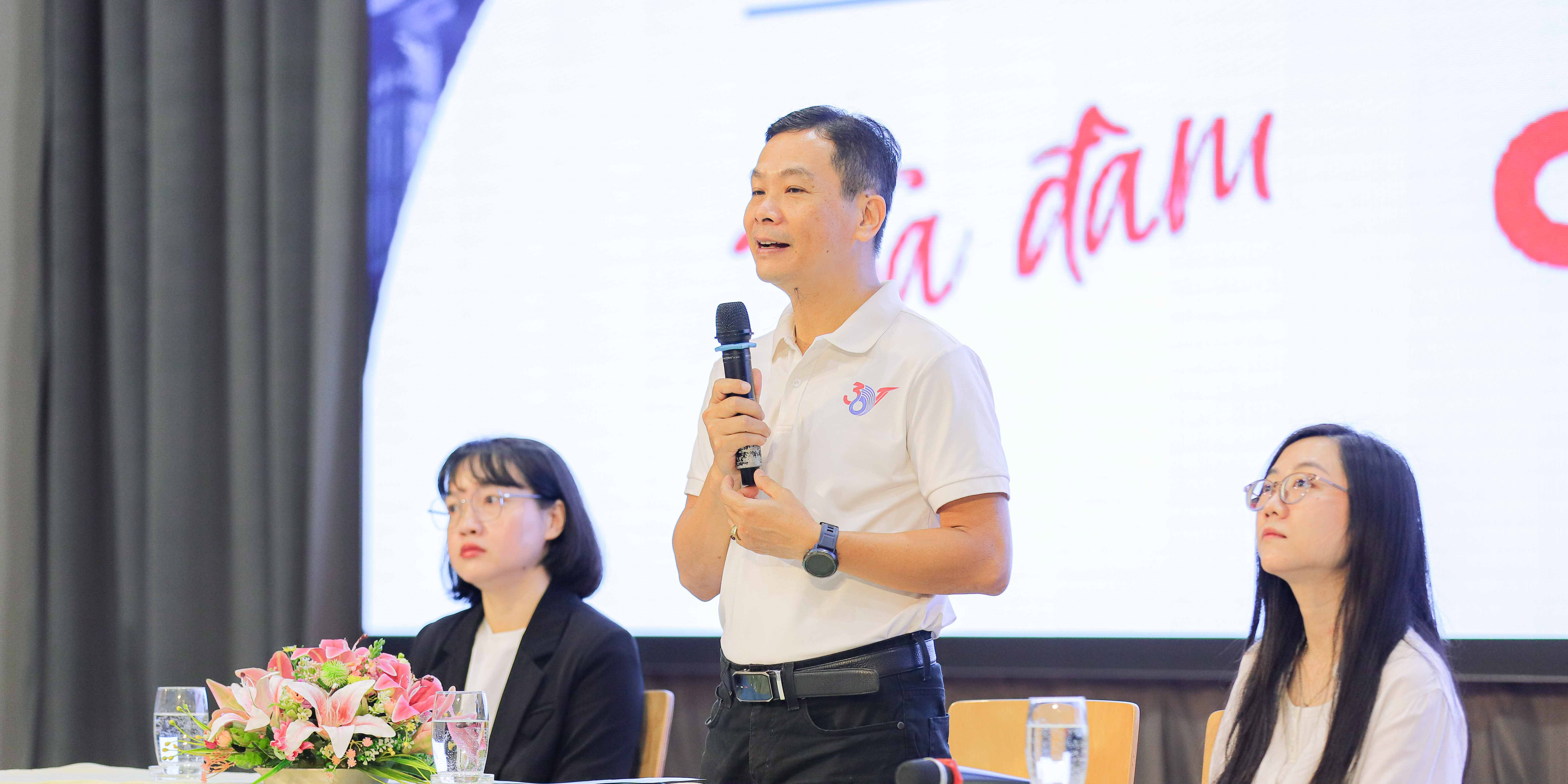 vlu-toa-dam-chuyen-nha-ke-kiem-co-hoi-gap-go-giao-luu-cung-cuu-sinh-vien-khoa-ke-toan-kiem-toan-c.jpg