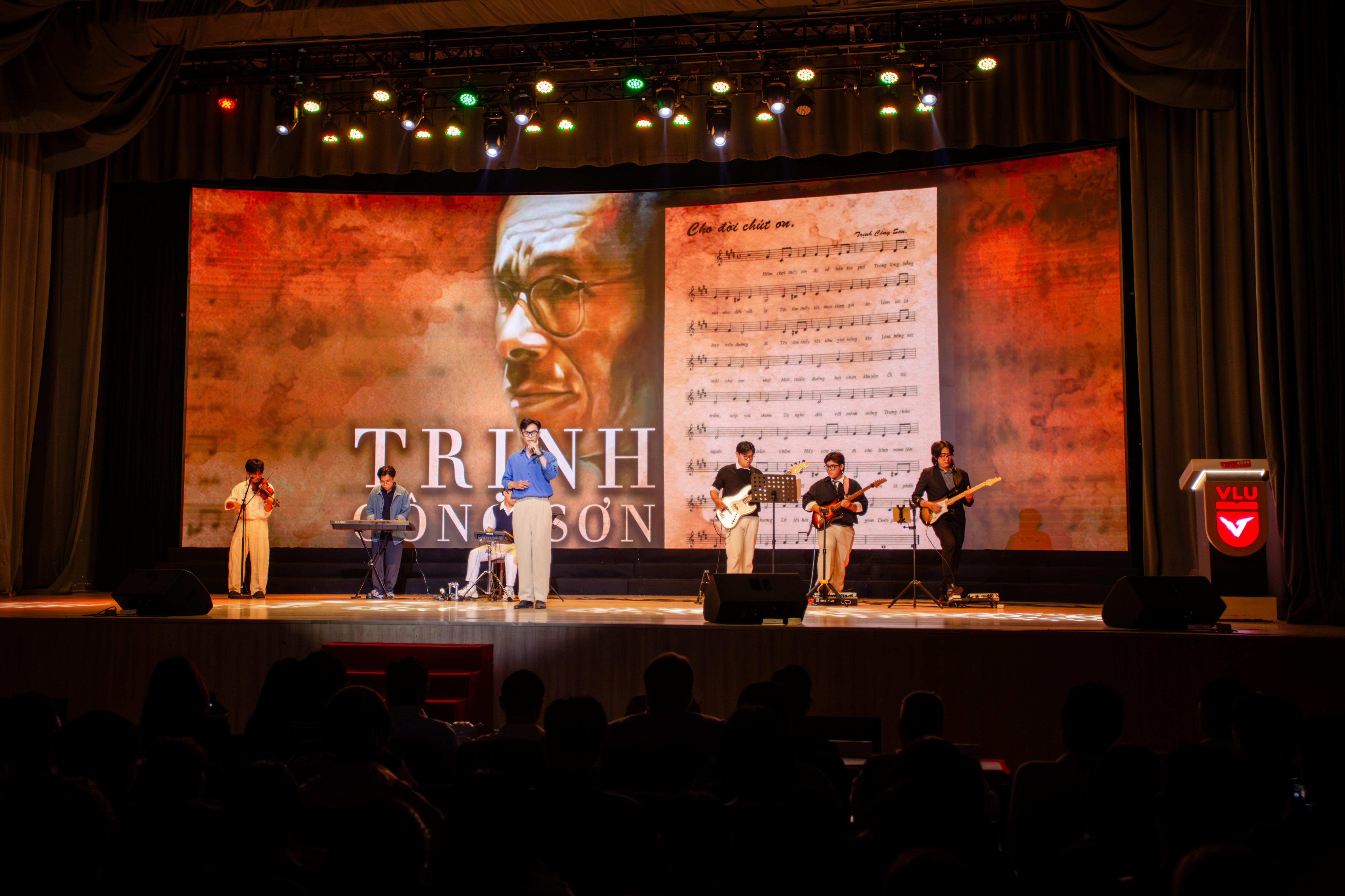 vlu-toa-dam-dinh-vi-dien-anh-viet-va-le-phat-dong-cuoc-thi-phim-ngan-vietnamese-2026-tai-truong-dai-hoc-van-lang-a.jpg