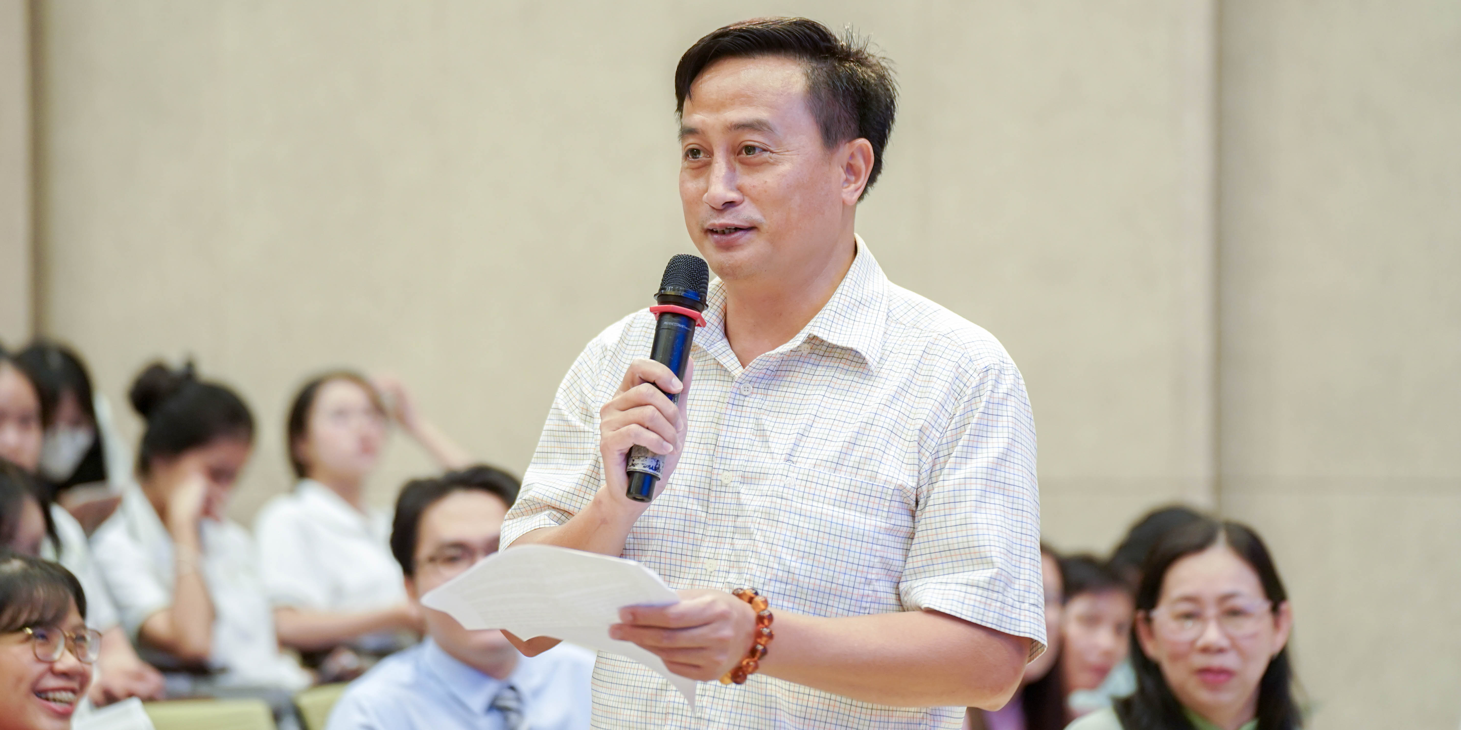 vlu-toa-dam-ket-noi-ky-niem-42-nam-ngay-nha-giao-viet-nam-gan-ket-va-tri-an-nhung-nguoi-lai-do-tham-lang-b.jpg