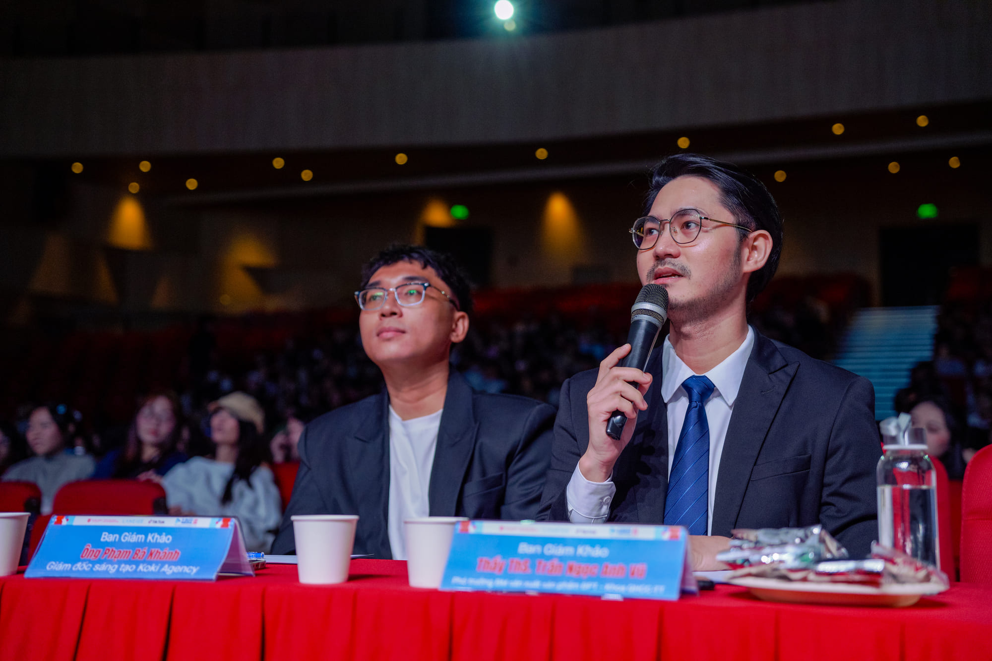 vlu-toa-sang-cung-top-5-chung-ket-cuoc-thi-e-buzz-media-2025-d.jpg