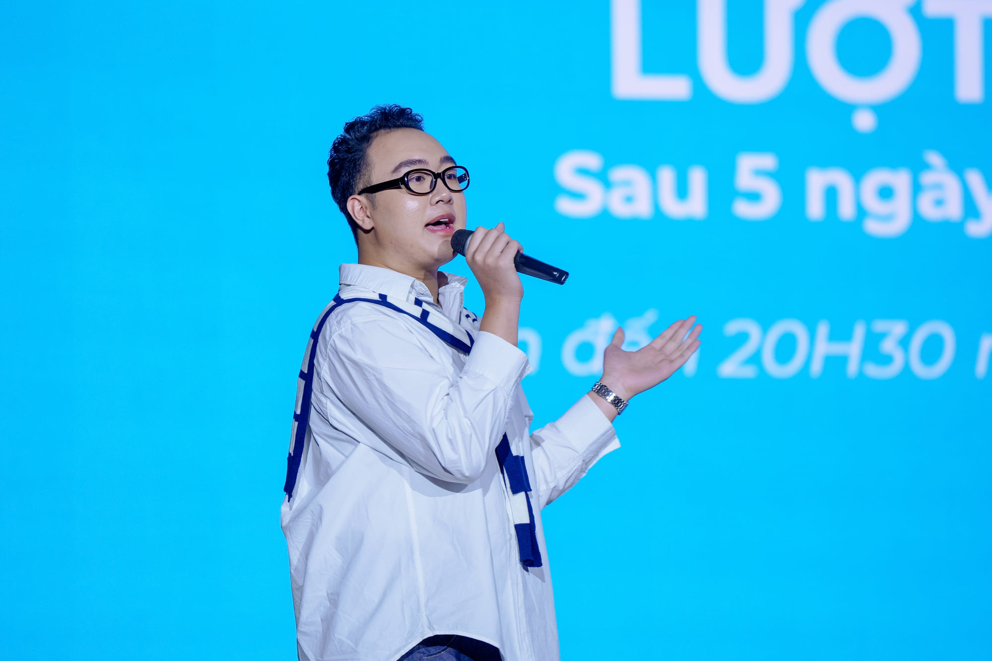 vlu-toa-sang-cung-top-5-chung-ket-cuoc-thi-e-buzz-media-2025-i.jpg