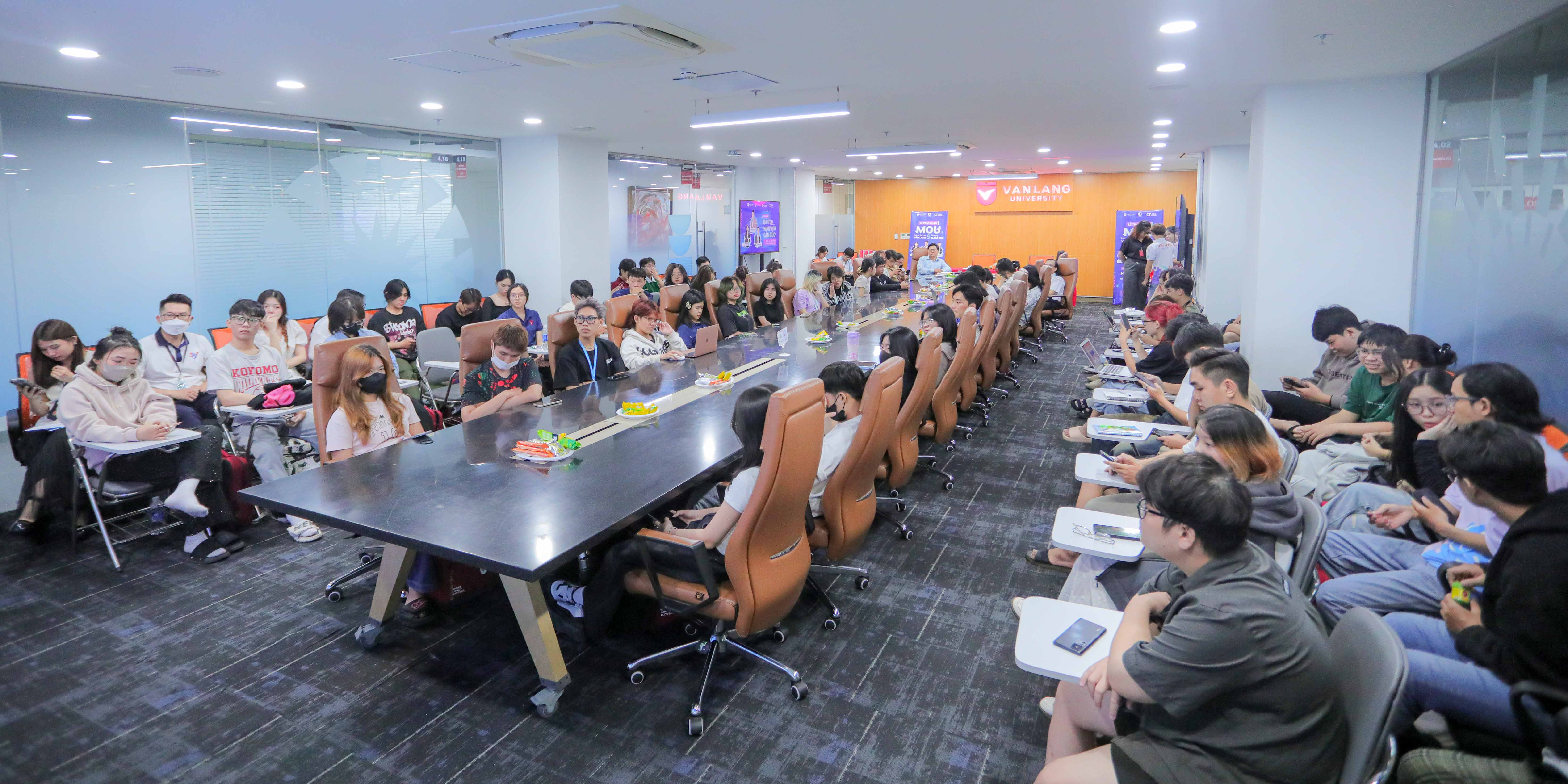 vlu-trai-nghiem-la-hoa-si-3d-hanh-trinh-cam-xuc-cung-sinh-vien-khoa-cnst-c.jpg