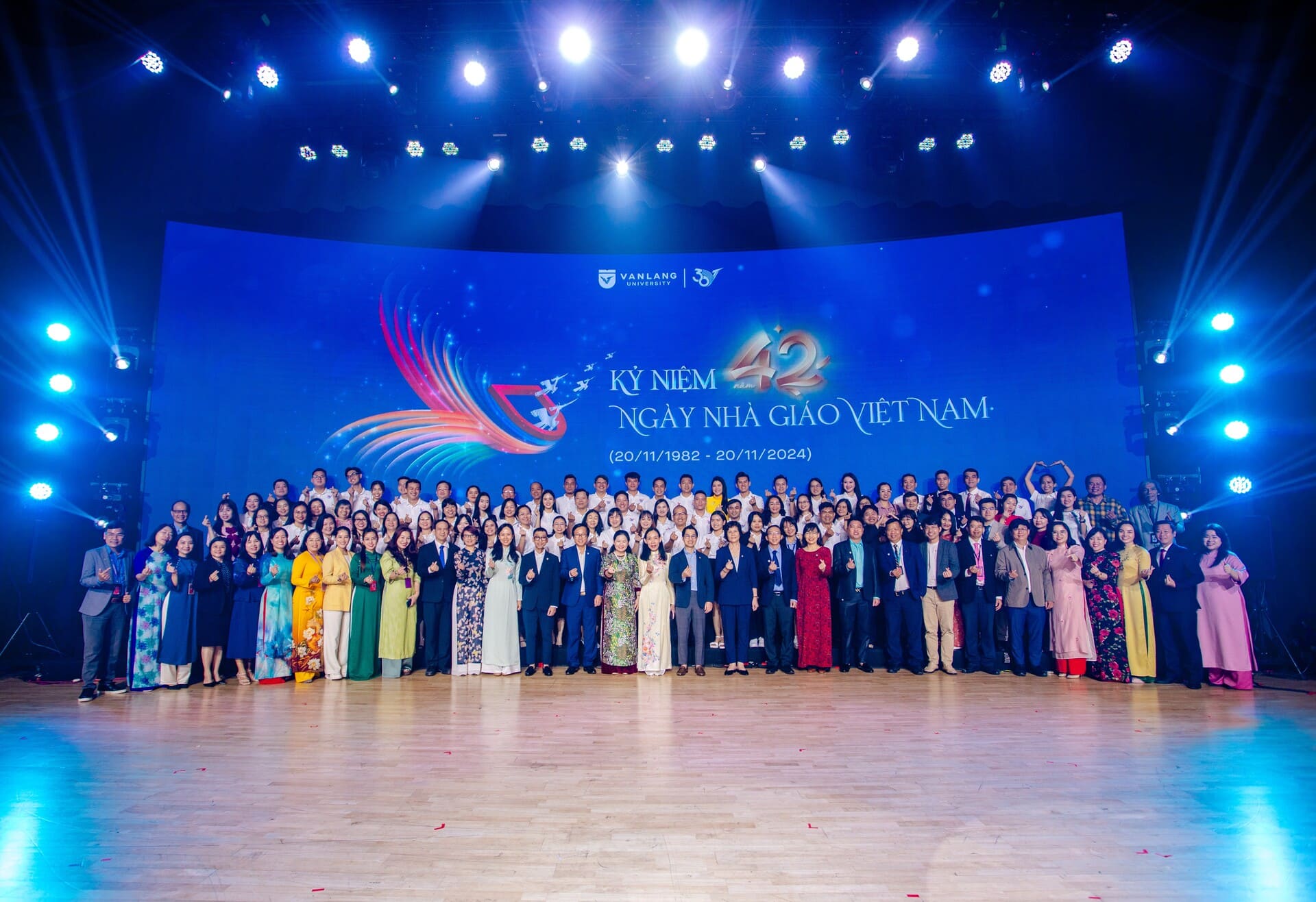 vlu-truong-dai-hoc-van-lang-gia-nhap-cong-dong-giang-vien-sang-tao-toan-cau-voi-82-mie-expert-g.jpg