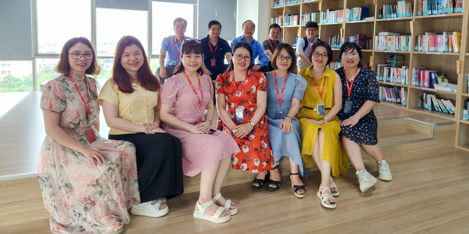 vlu-truong-ngoai-ngu-du-lich-truong-dai-hoc-cong-nghiep-ha-noi-den-tham-a.jpg