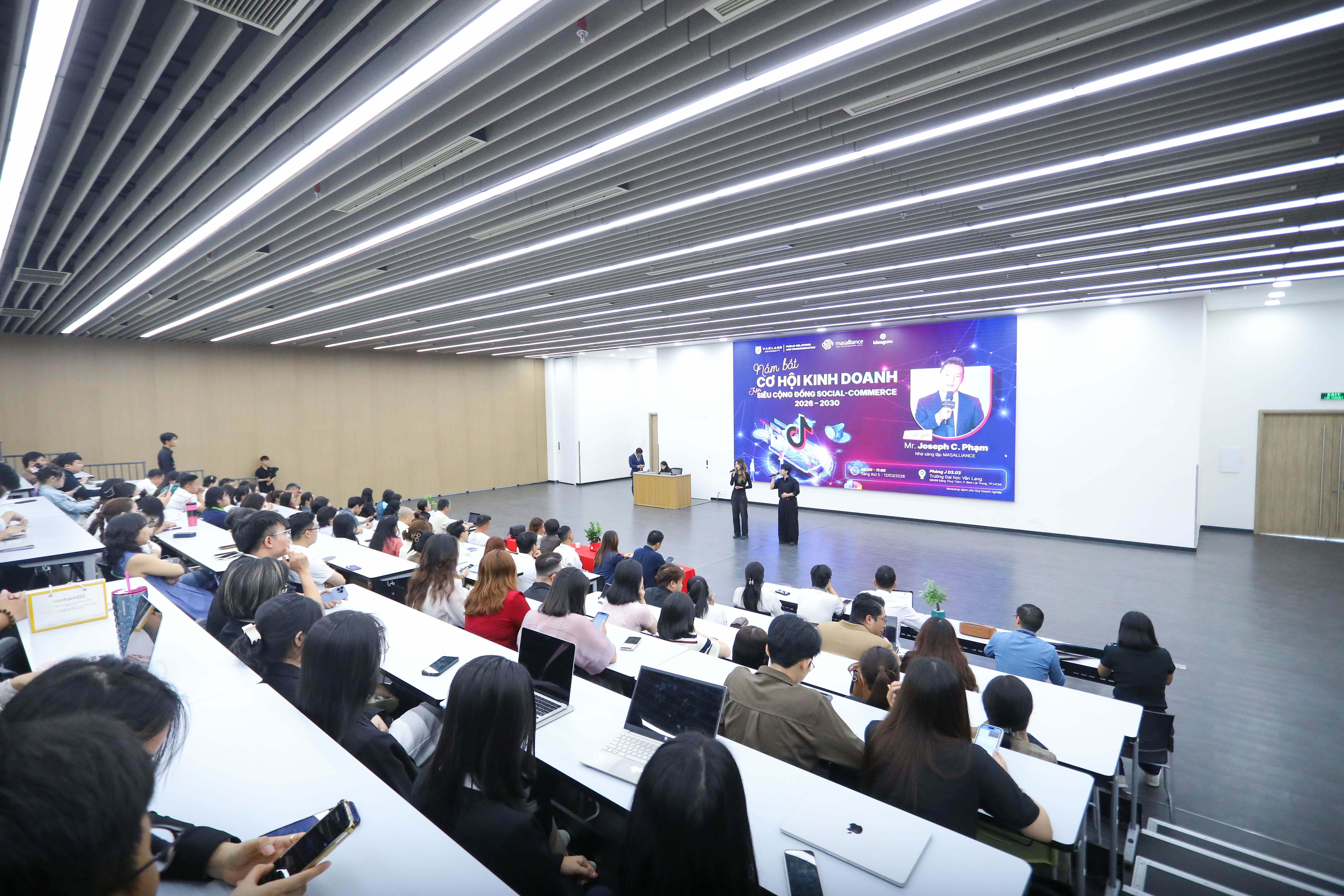 vlu-tu-mang-xa-hoi-den-he-sinh-thai-kinh-doanh-workshop-ve-social-commerce-danh-cho-doanh-nghiep-a.jpg