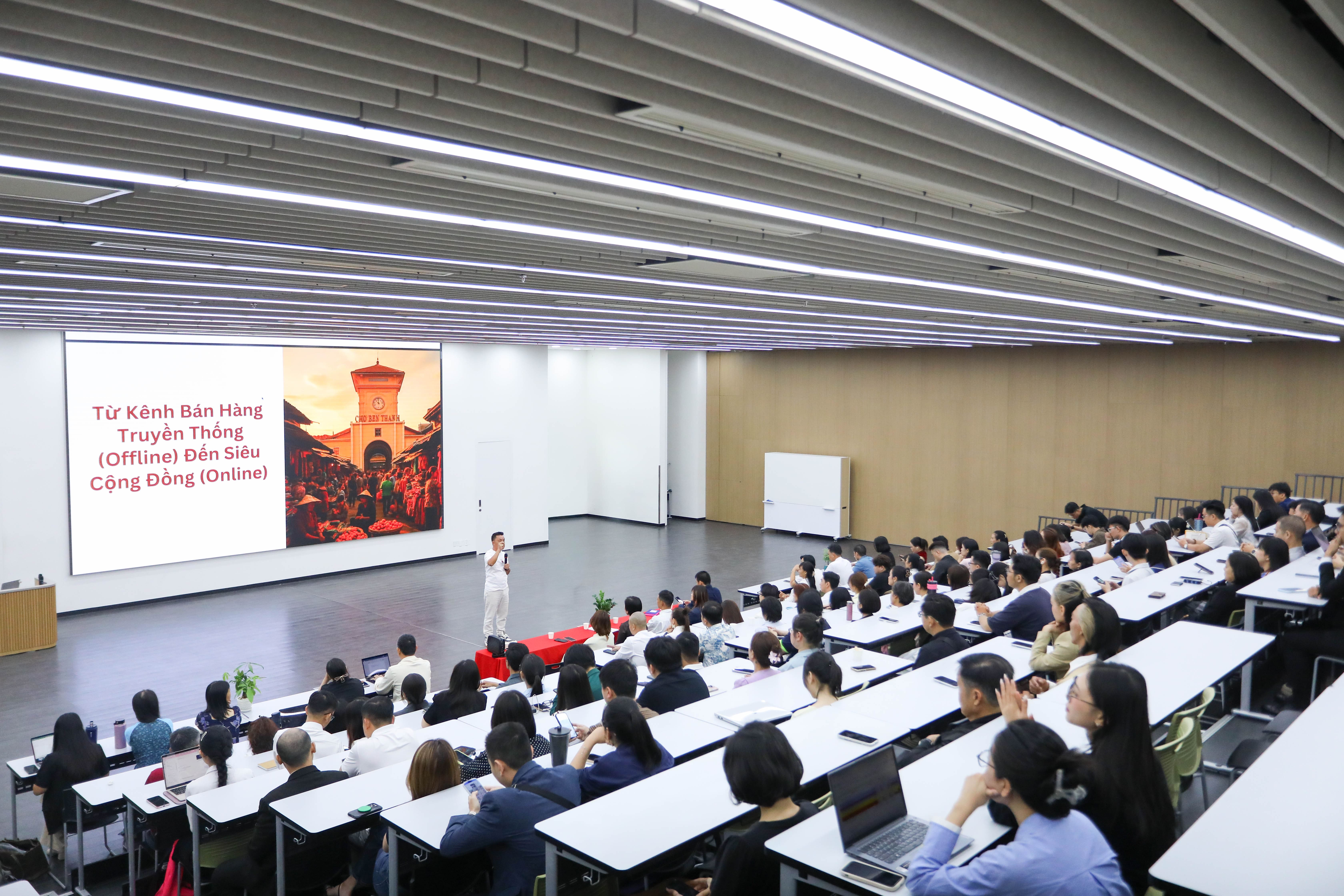 vlu-tu-mang-xa-hoi-den-he-sinh-thai-kinh-doanh-workshop-ve-social-commerce-danh-cho-doanh-nghiep-c.jpg
