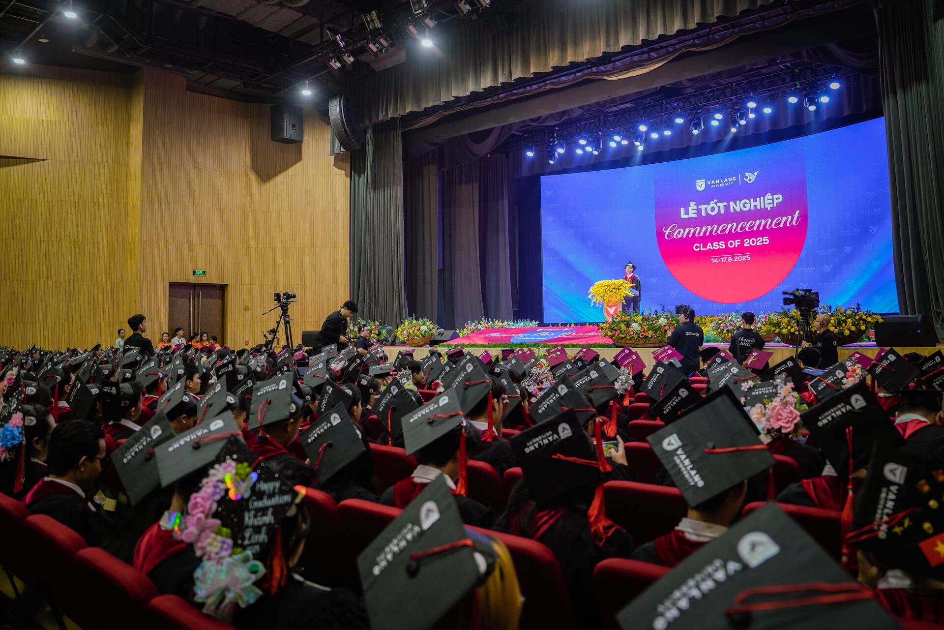 vlu-tu-noi-so-thay-doi-den-ban-linh-hoi-nhap-quoc-te-cau-chuyen-cua-thu-khoa-du-lich-khoa-27-a.jpg