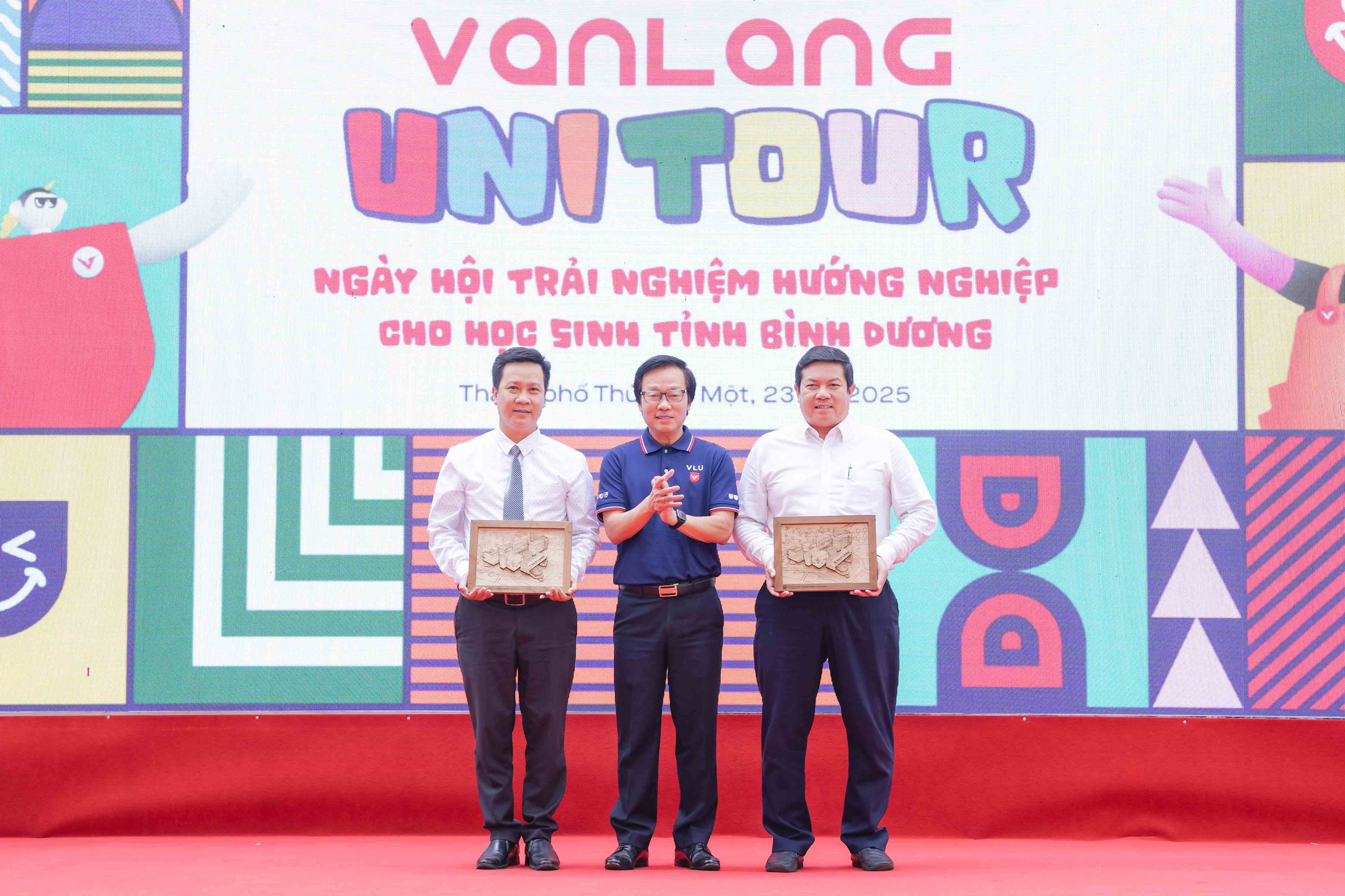 vlu-van-lang-unitour-2025-hoc-sinh-binh-duong-va-nhung-trai-nghiem-dau-tien_(1).JPG