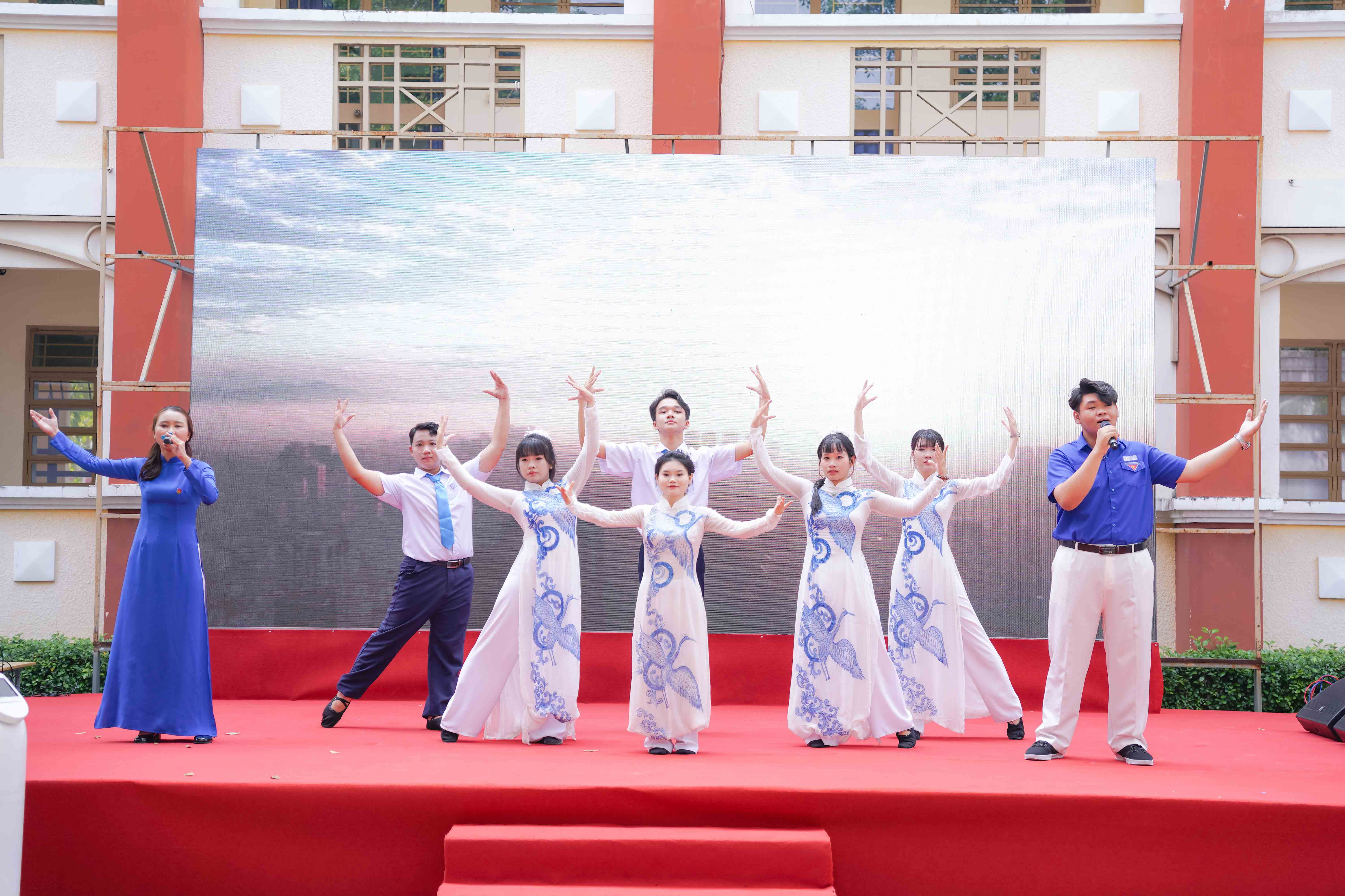 vlu-van-lang-unitour-2025-hoc-sinh-binh-duong-va-nhung-trai-nghiem-dau-tien_van-nghe (1).JPG