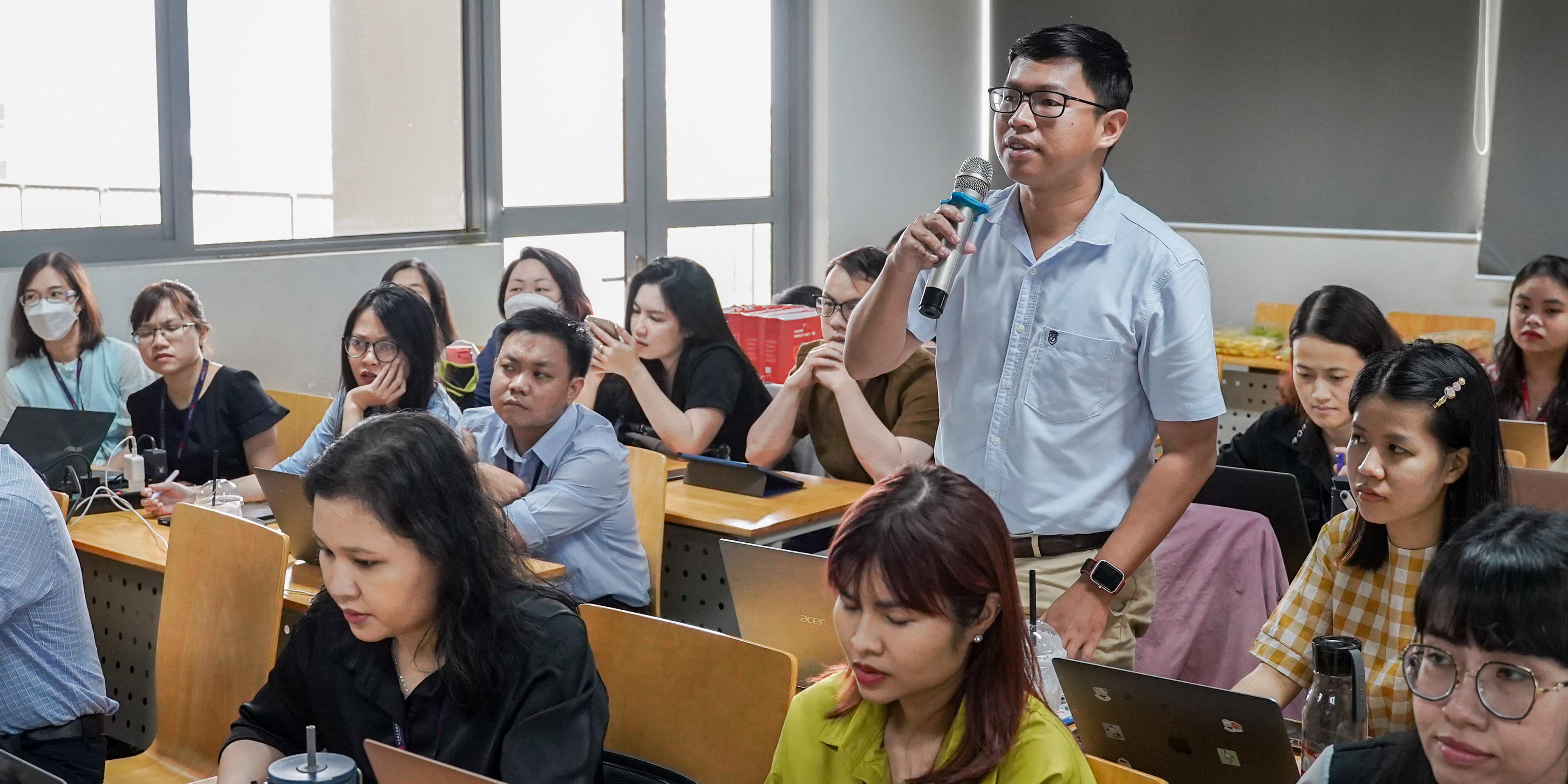 vlu-vien-ngon-ngu-truong-dai-hoc-van-lang-to-chuc-workshop-ve-phuong-phap-giang-dy-ky-nang-nghe-tieng-anh-hieu-qua-d(1).jpg