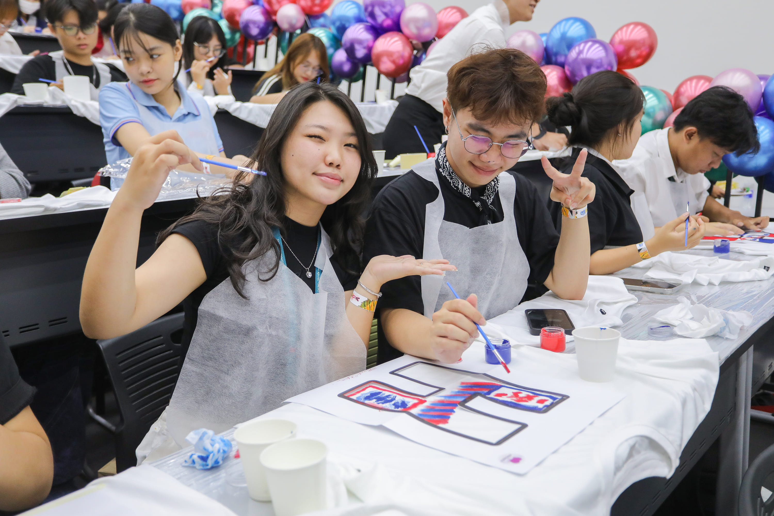 vlu-workshop-couphoria-tu-nhung-gam-mau-ca-nhan-den-buc-tranh-nhan-van-cua-cong-dong-a.jpg