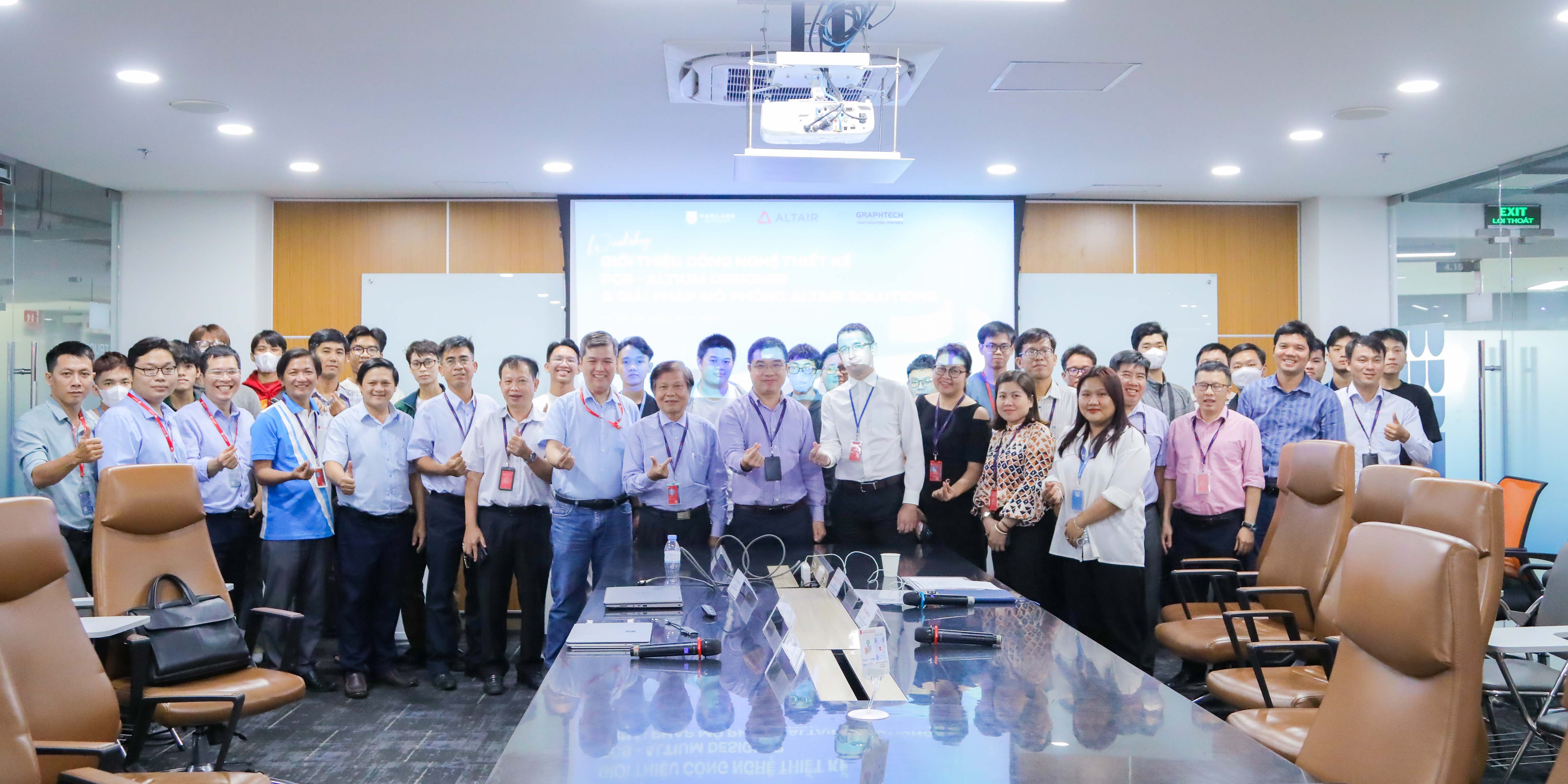 vlu-workshop-gioi-thieu-cong-nghe-thiet-ke-pcb-altium-designer-va-giai-phap-mo-phong-altair-solutions-f.jpg