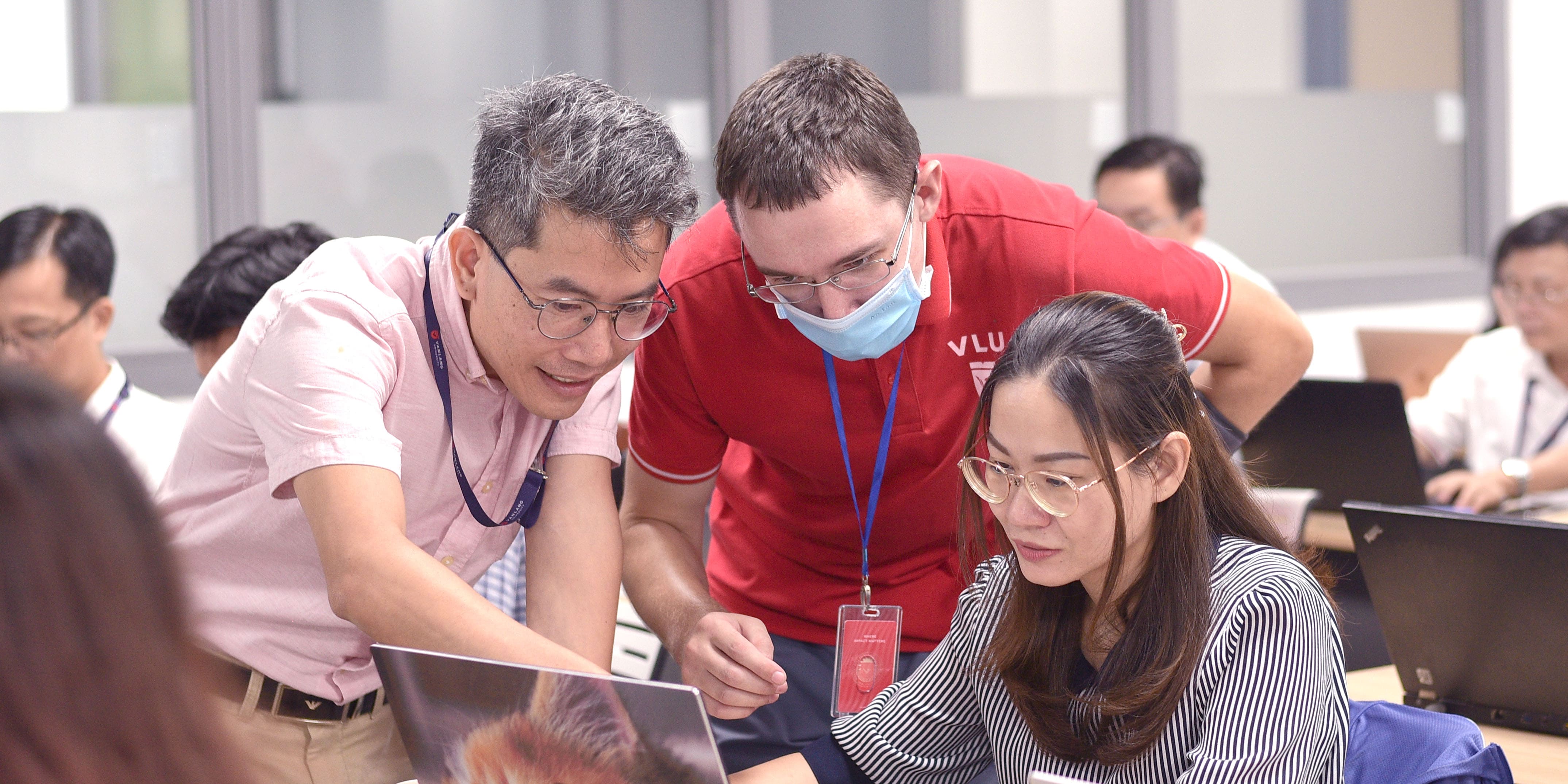 vlu-workshop-thuc-hanh-hoc-may-va-tri-tue-nhan-tao-tren-platform-chuyen-nghiep-ma-nguon-mo-kaggle-phan-3-thi-giac-may-tinh-f.jpg