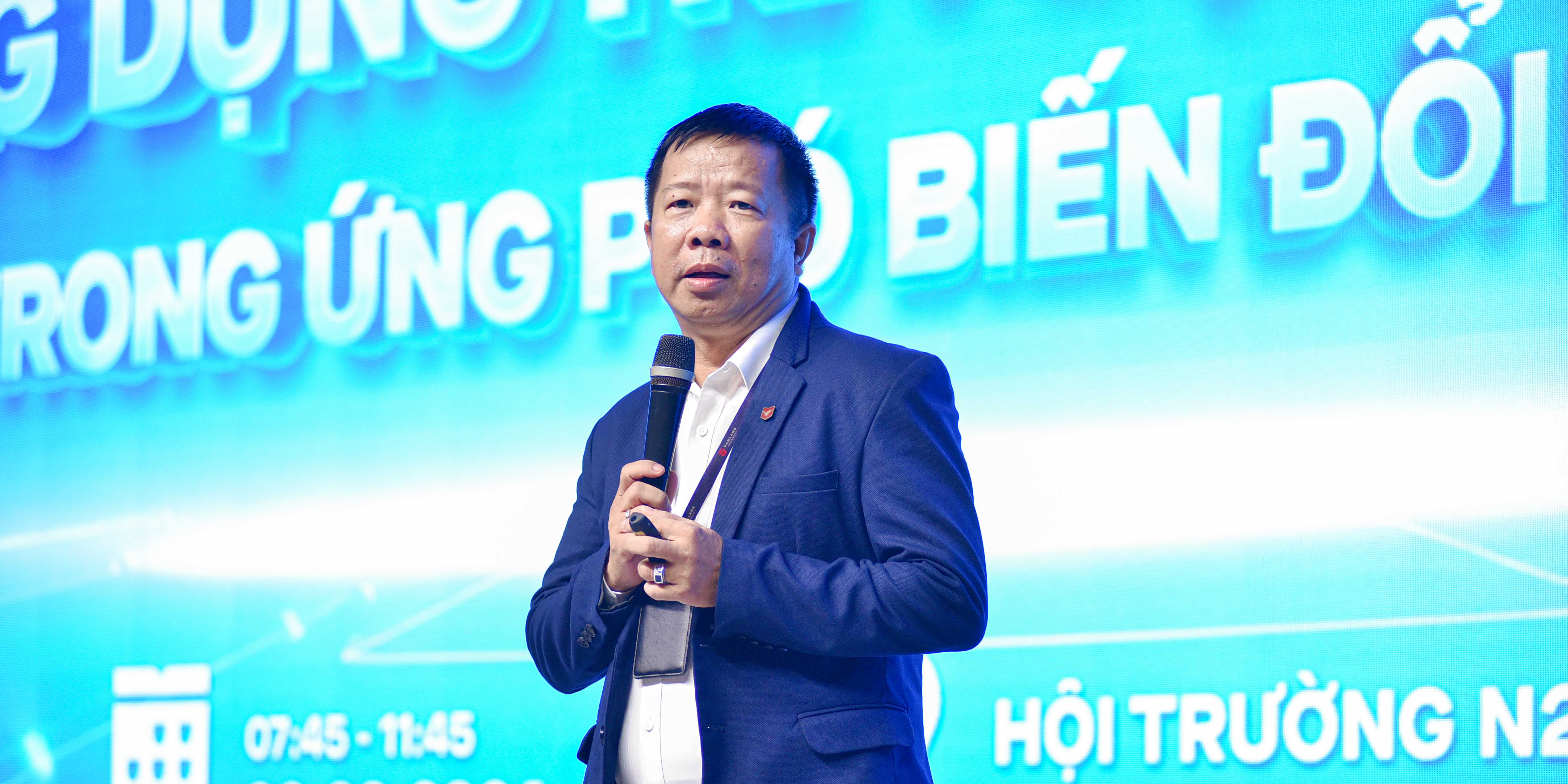 vlu-workshop-ung-dung-tri-tue-nhan-tao-trong-ung-pho-voi-bien-doi-khi-hau-f.jpg