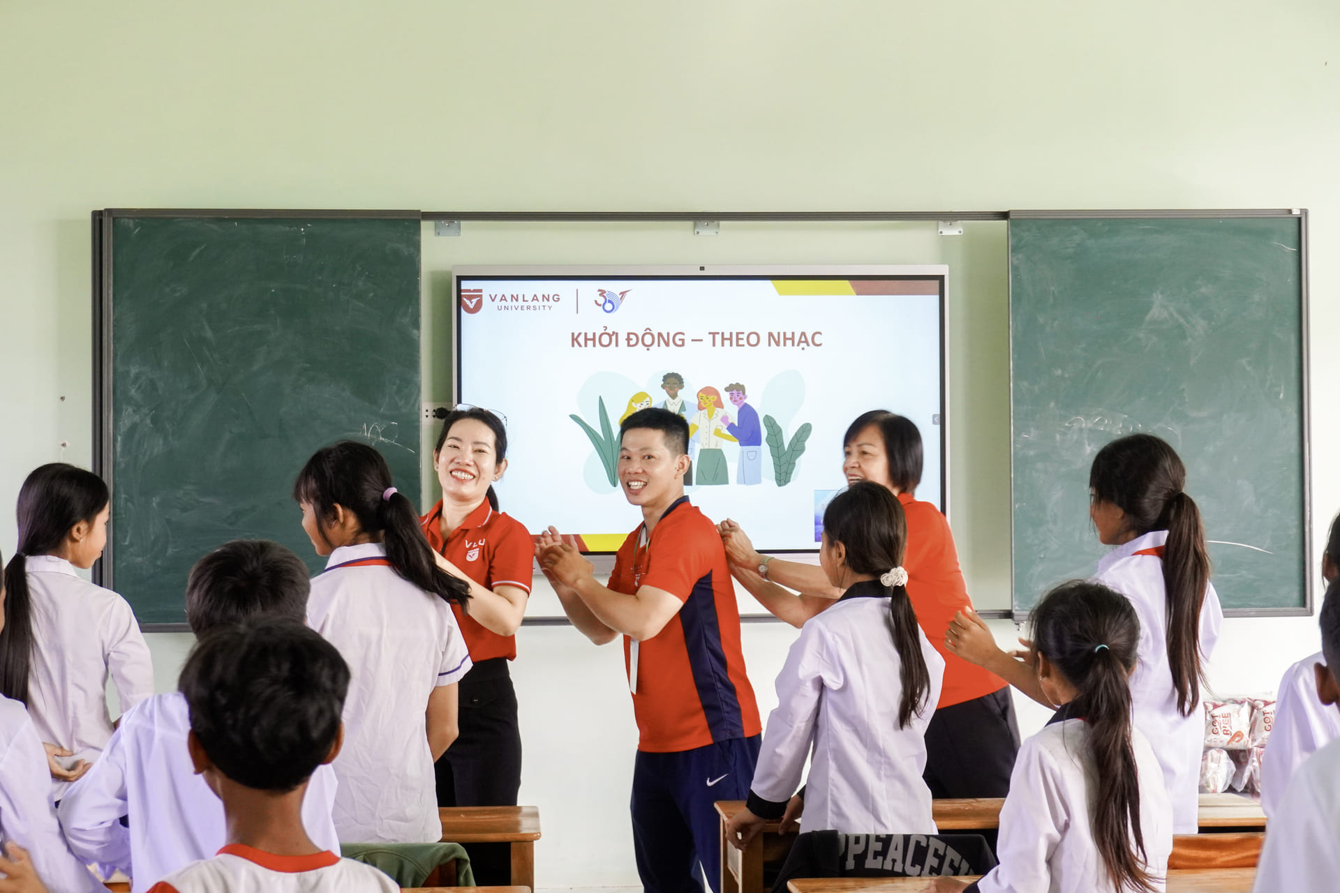 vlu-xay-uoc-mo-em-mua-2-hanh-trinh-gieo-mam-trao-yeu-thuong-nhan-nu-cuoi-d.jpg