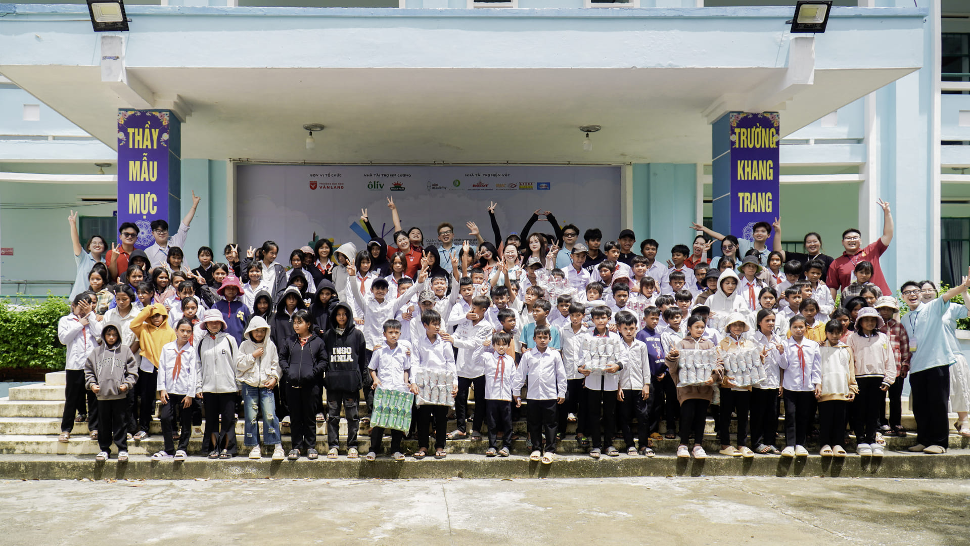 vlu-xay-uoc-mo-em-mua-2-hanh-trinh-gieo-mam-trao-yeu-thuong-nhan-nu-cuoi-e.jpg