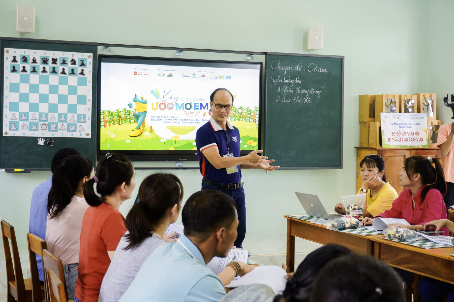 vlu-xay-uoc-mo-em-mua-2-hanh-trinh-gieo-mam-trao-yeu-thuong-nhan-nu-cuoi-g.jpg