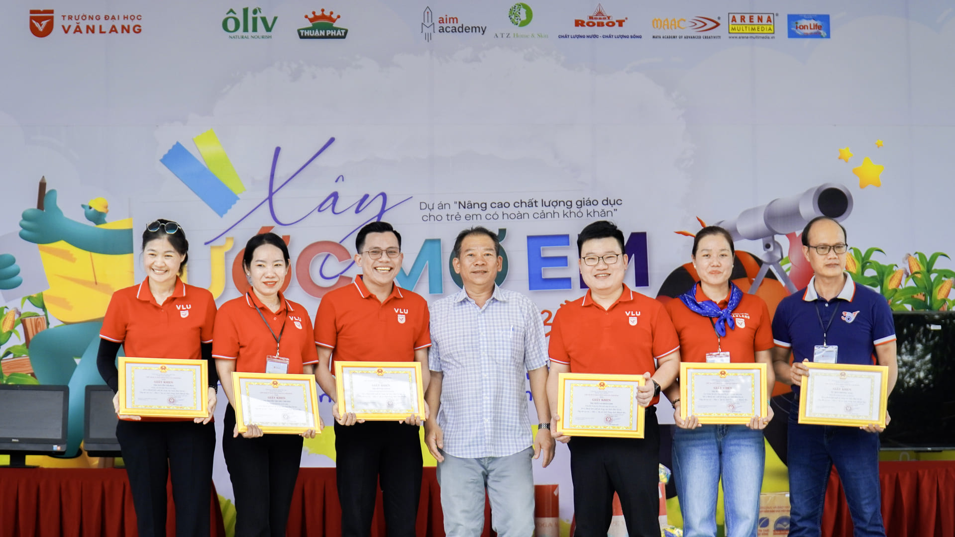 vlu-xay-uoc-mo-em-mua-2-hanh-trinh-gieo-mam-trao-yeu-thuong-nhan-nu-cuoi-j.jpg